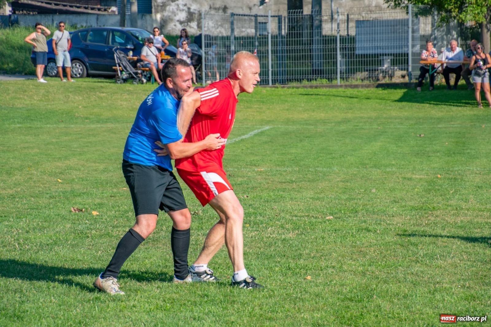 Zdjęcie w galerii na portalu naszraciborz.pl: Piłkarskie pokoleniowe boje w Bojanowie [FOTO i WIDEO] wiadomości z regionu