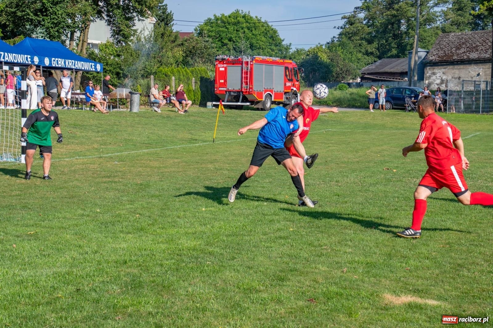 Zdjęcie w galerii na portalu naszraciborz.pl: Piłkarskie pokoleniowe boje w Bojanowie [FOTO i WIDEO] wiadomości z regionu