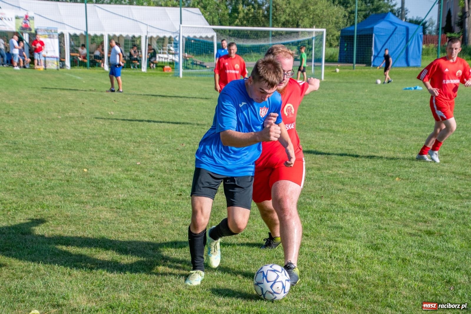 Zdjęcie w galerii na portalu naszraciborz.pl: Piłkarskie pokoleniowe boje w Bojanowie [FOTO i WIDEO] wiadomości z regionu