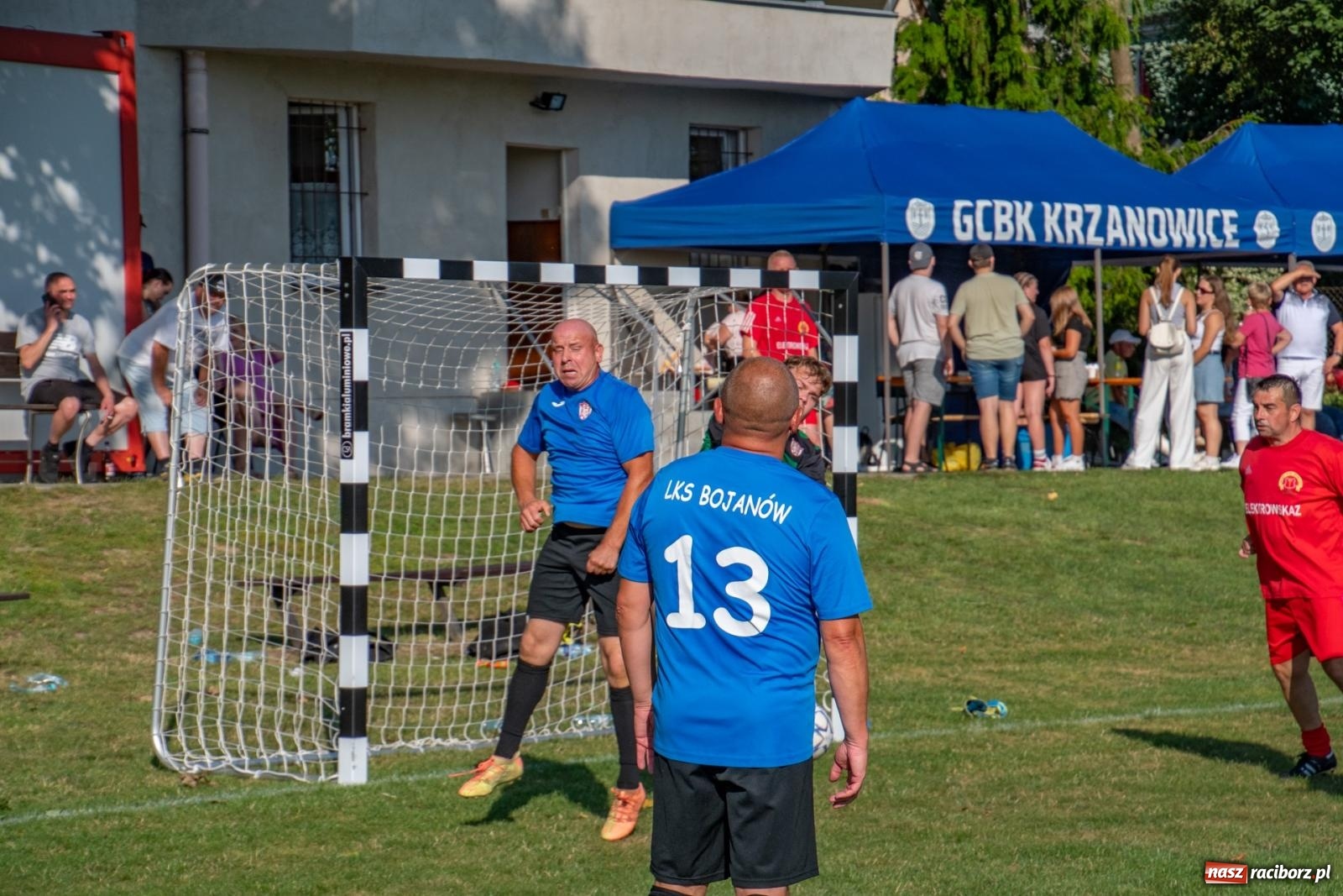Zdjęcie w galerii na portalu naszraciborz.pl: Piłkarskie pokoleniowe boje w Bojanowie [FOTO i WIDEO] wiadomości z regionu