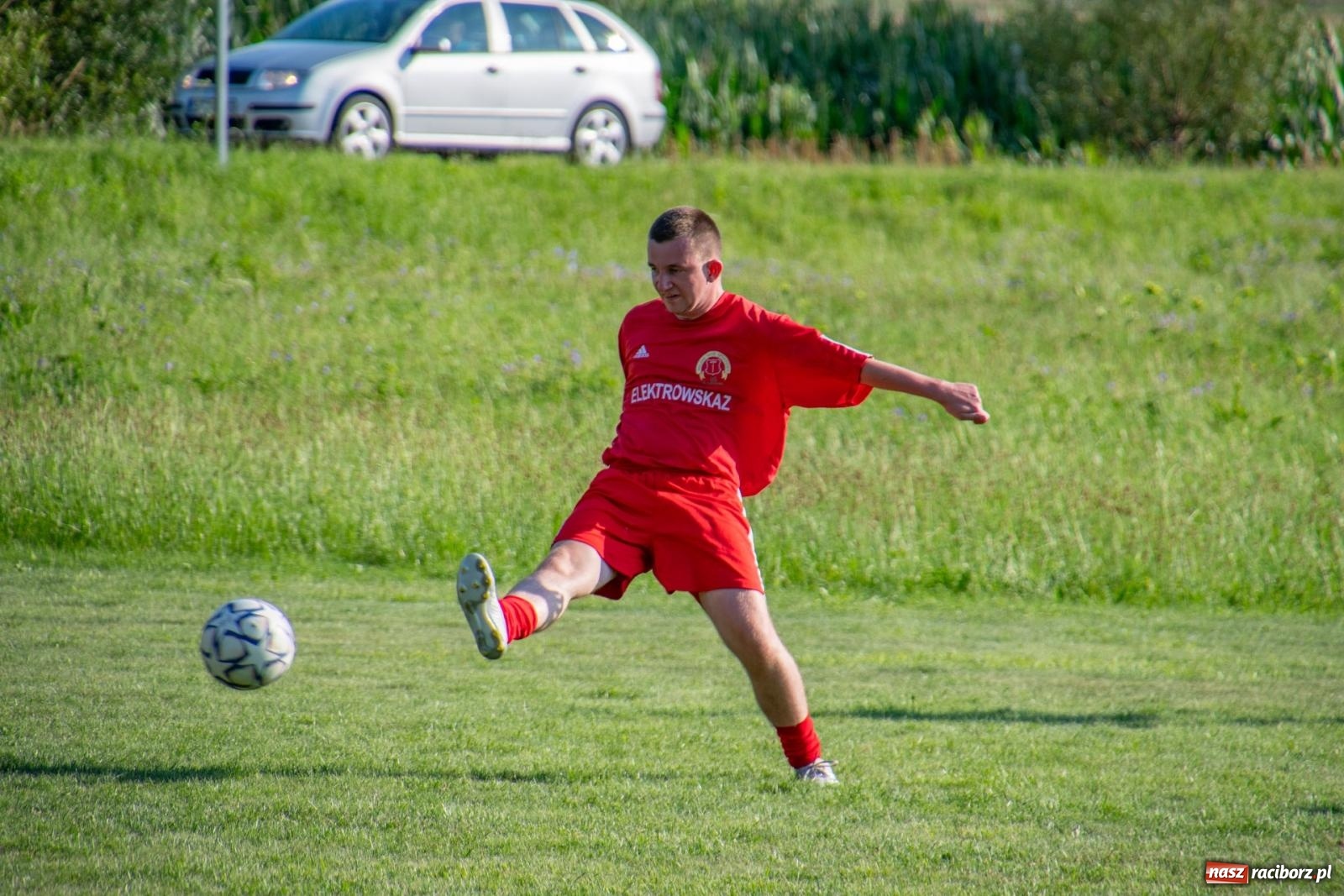 Zdjęcie w galerii na portalu naszraciborz.pl: Piłkarskie pokoleniowe boje w Bojanowie [FOTO i WIDEO] wiadomości z regionu