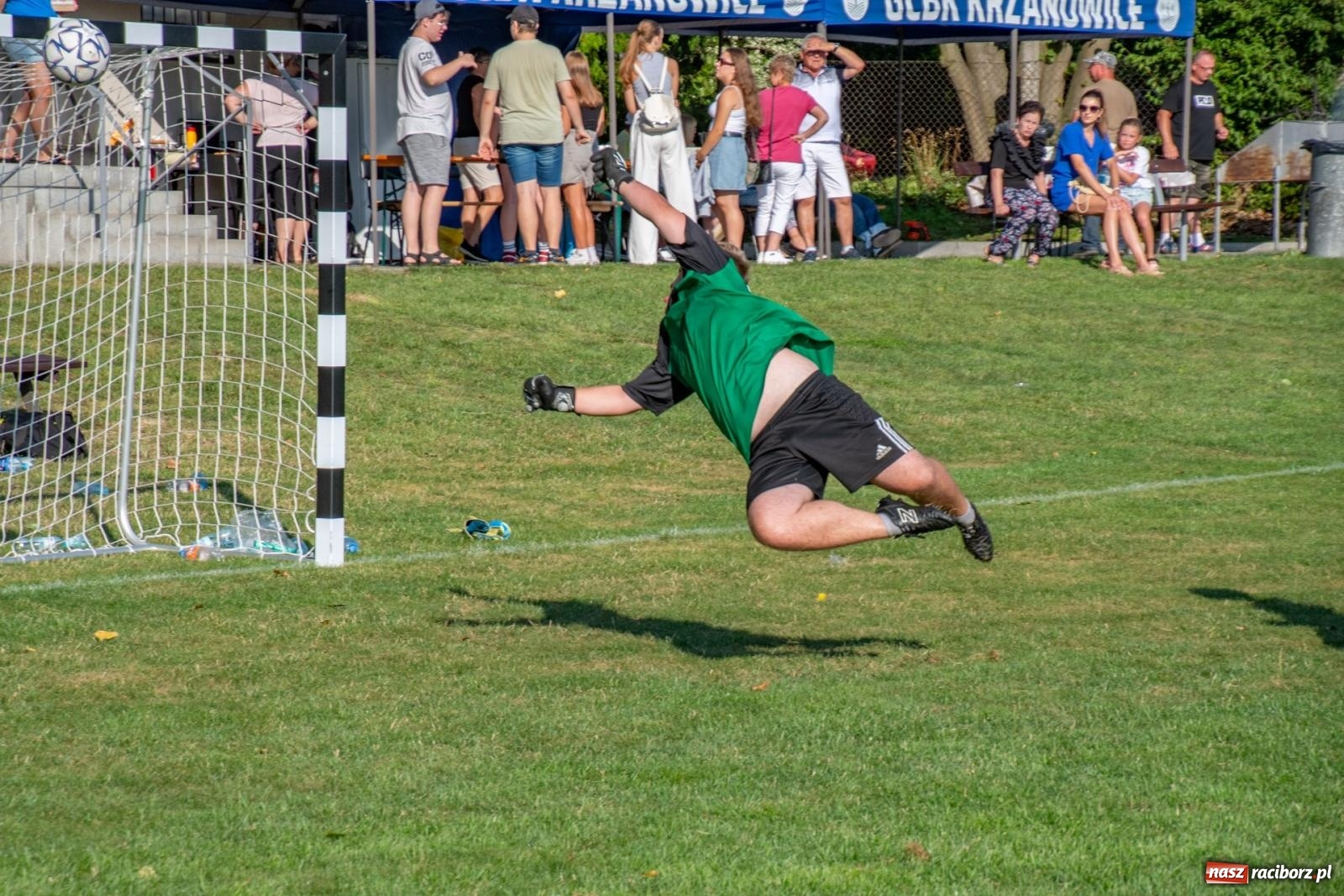Zdjęcie w galerii na portalu naszraciborz.pl: Piłkarskie pokoleniowe boje w Bojanowie [FOTO i WIDEO] wiadomości z regionu
