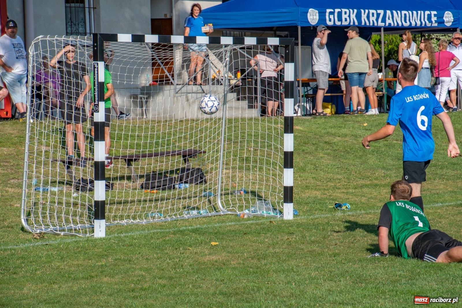 Zdjęcie w galerii na portalu naszraciborz.pl: Piłkarskie pokoleniowe boje w Bojanowie [FOTO i WIDEO] wiadomości z regionu