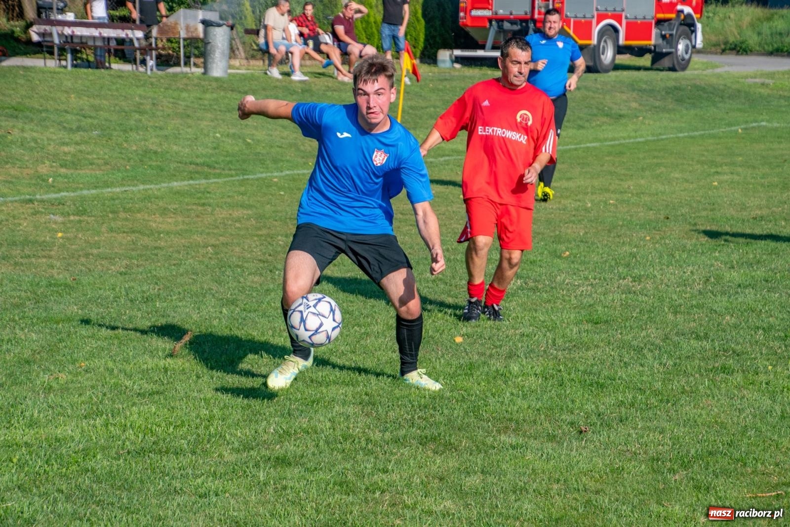 Zdjęcie w galerii na portalu naszraciborz.pl: Piłkarskie pokoleniowe boje w Bojanowie [FOTO i WIDEO] wiadomości z regionu