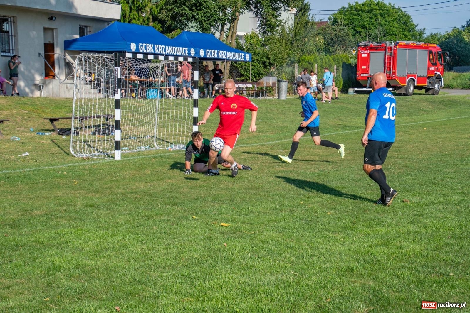 Zdjęcie w galerii na portalu naszraciborz.pl: Piłkarskie pokoleniowe boje w Bojanowie [FOTO i WIDEO] wiadomości z regionu