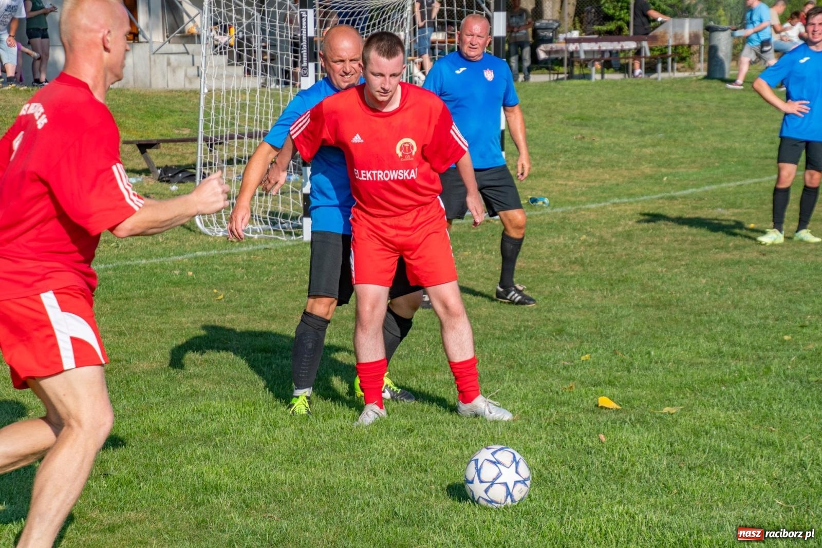 Zdjęcie w galerii na portalu naszraciborz.pl: Piłkarskie pokoleniowe boje w Bojanowie [FOTO i WIDEO] wiadomości z regionu