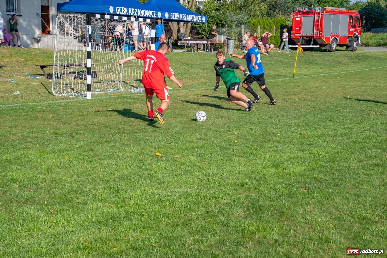 Zdjęcie w galerii na portalu naszraciborz.pl: Piłkarskie pokoleniowe boje w Bojanowie [FOTO i WIDEO] wiadomości z regionu