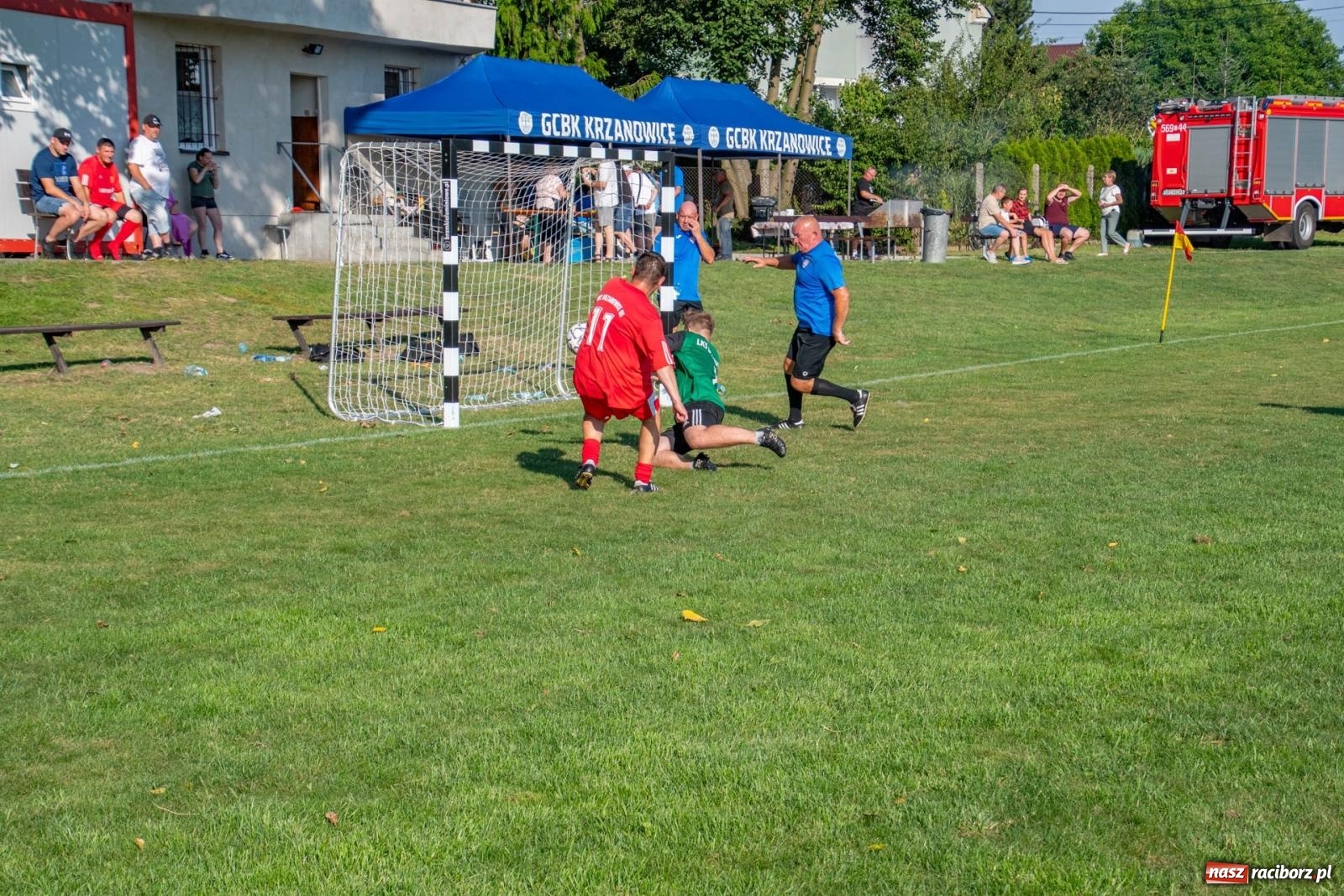 Zdjęcie w galerii na portalu naszraciborz.pl: Piłkarskie pokoleniowe boje w Bojanowie [FOTO i WIDEO] wiadomości z regionu