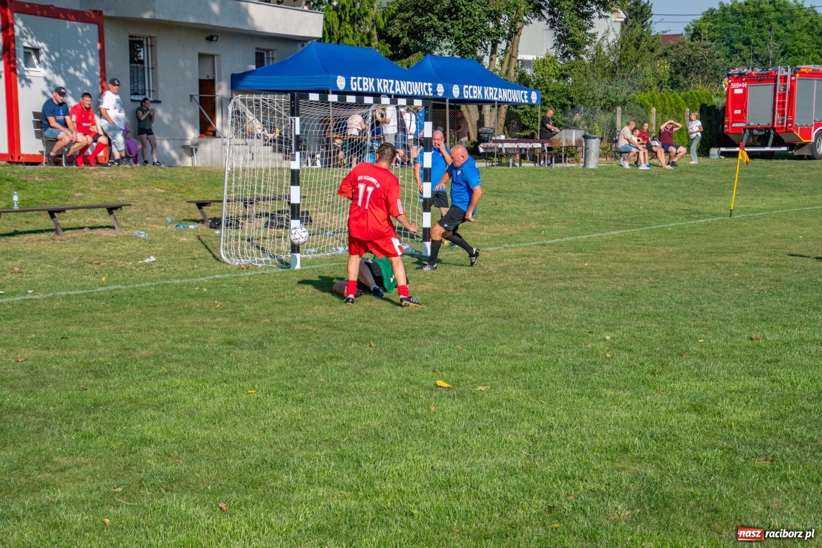 Zdjęcie w galerii na portalu naszraciborz.pl: Piłkarskie pokoleniowe boje w Bojanowie [FOTO i WIDEO] wiadomości z regionu