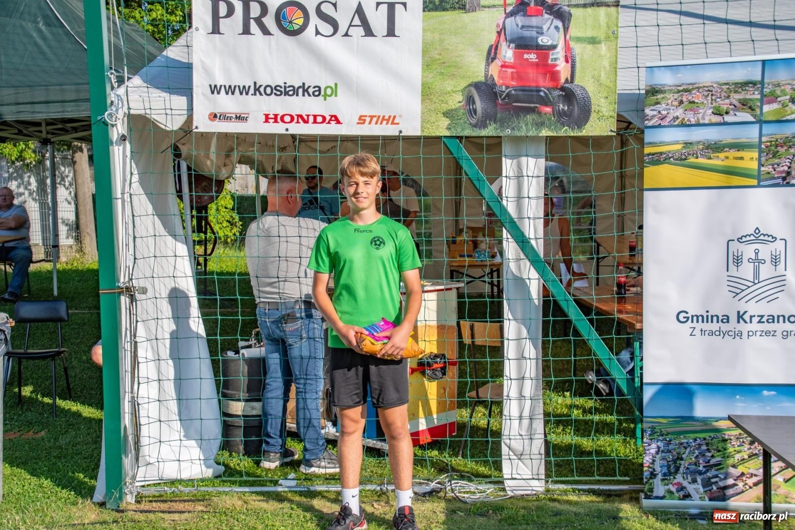 Zdjęcie w galerii na portalu naszraciborz.pl: Piłkarskie pokoleniowe boje w Bojanowie [FOTO i WIDEO] wiadomości z regionu