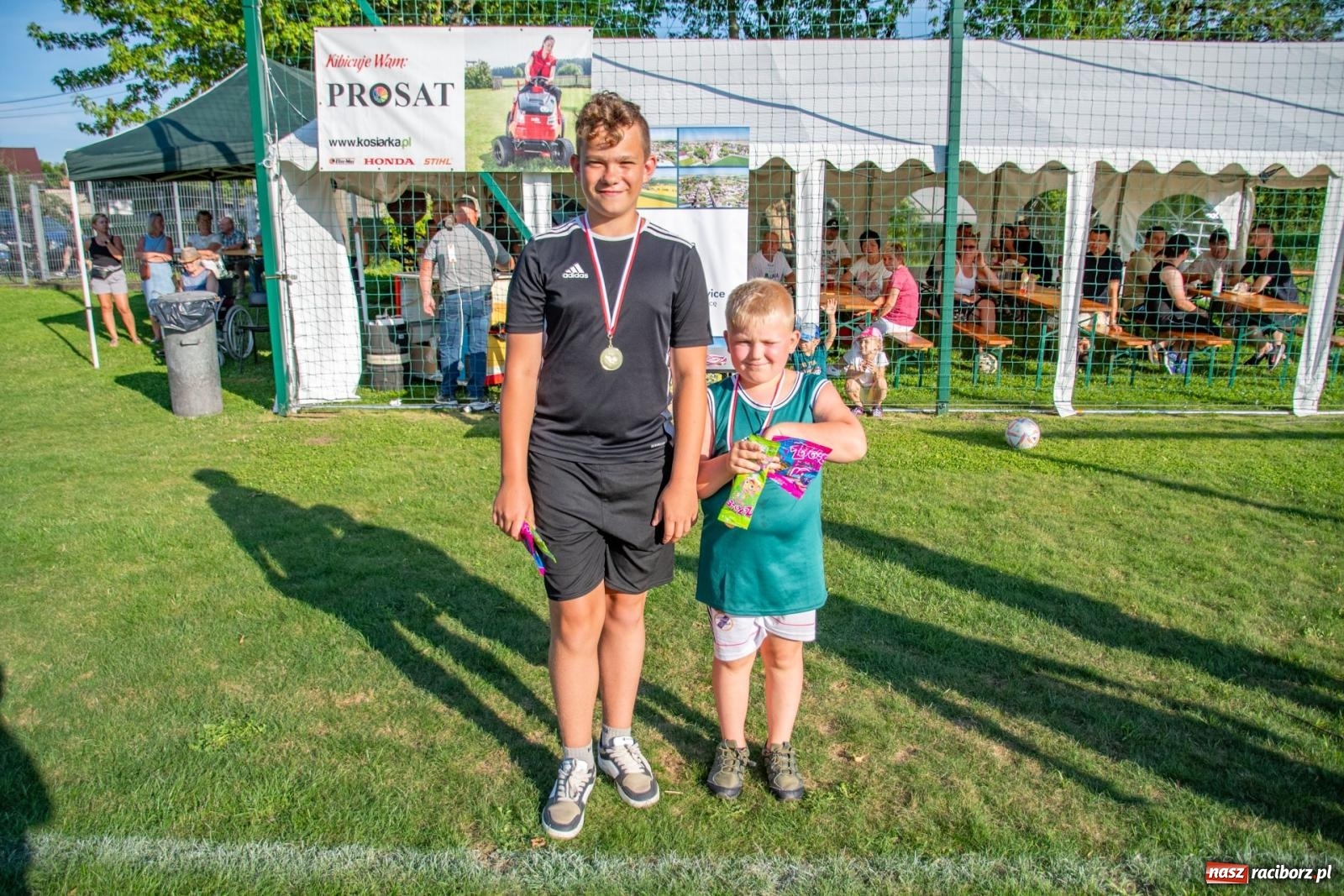 Zdjęcie w galerii na portalu naszraciborz.pl: Piłkarskie pokoleniowe boje w Bojanowie [FOTO i WIDEO] wiadomości z regionu