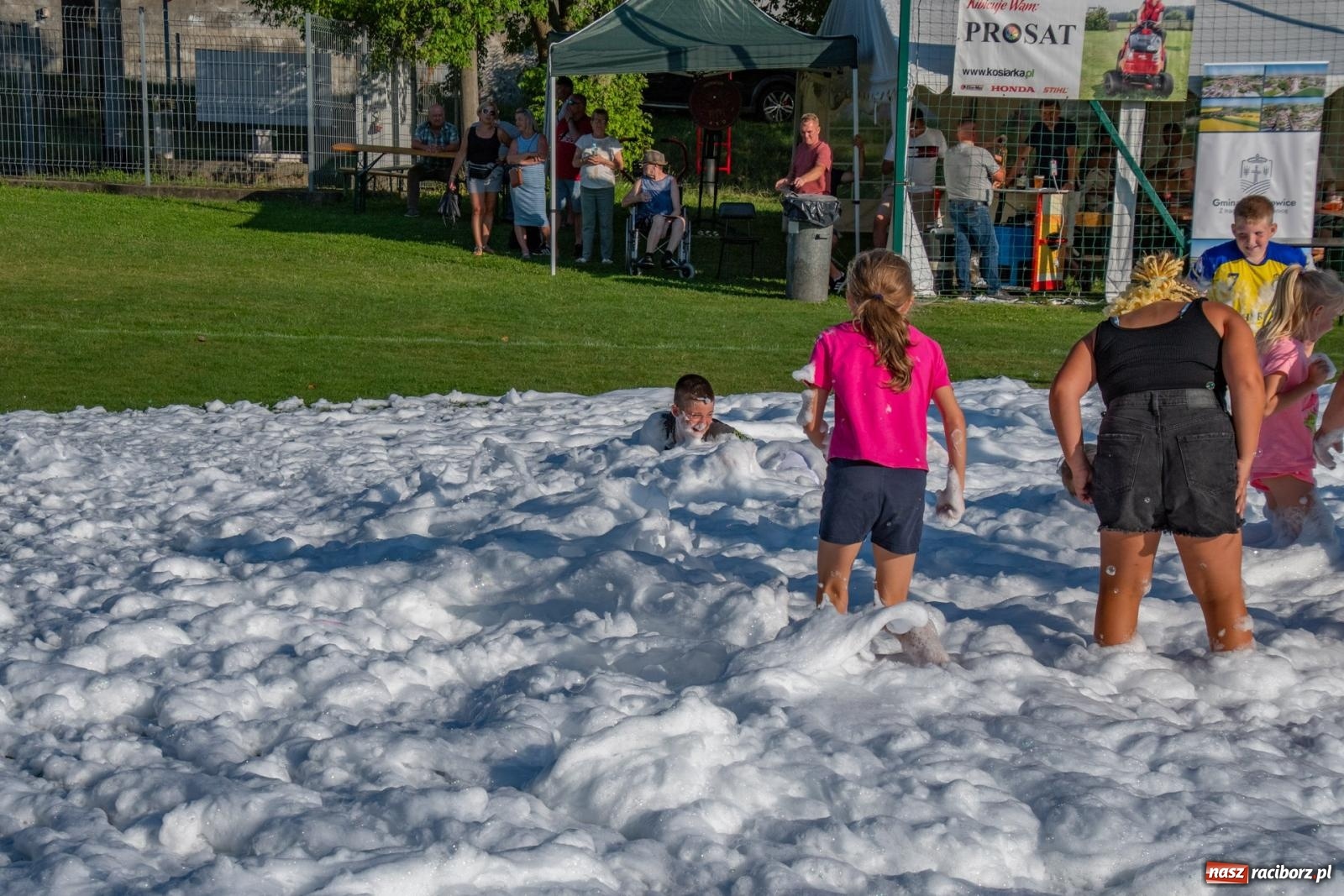 Zdjęcie w galerii na portalu naszraciborz.pl: Piłkarskie pokoleniowe boje w Bojanowie [FOTO i WIDEO] wiadomości z regionu