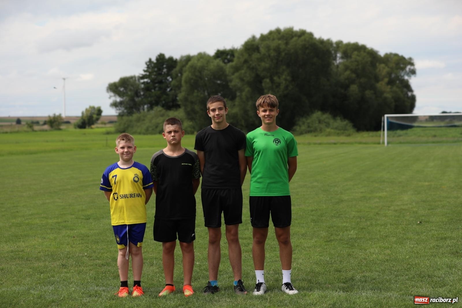 Zdjęcie w galerii na portalu naszraciborz.pl: Piłkarskie pokoleniowe boje w Bojanowie [FOTO i WIDEO] wiadomości z regionu