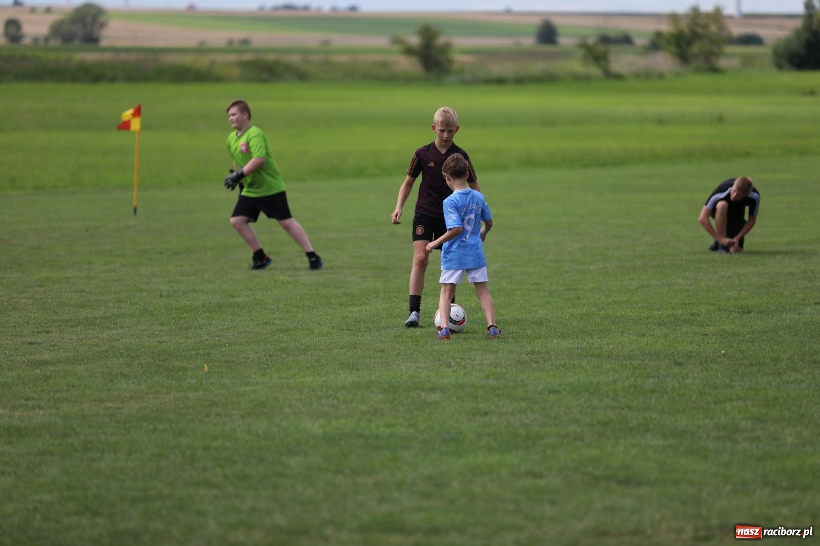 Zdjęcie w galerii na portalu naszraciborz.pl: Piłkarskie pokoleniowe boje w Bojanowie [FOTO i WIDEO] wiadomości z regionu