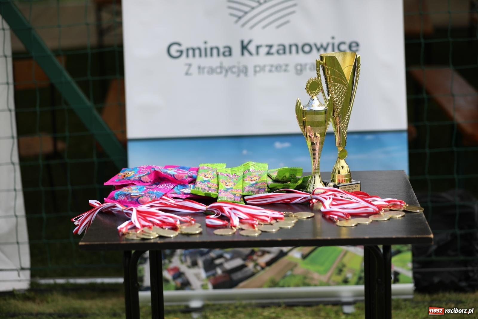 Zdjęcie w galerii na portalu naszraciborz.pl: Piłkarskie pokoleniowe boje w Bojanowie [FOTO i WIDEO] wiadomości z regionu