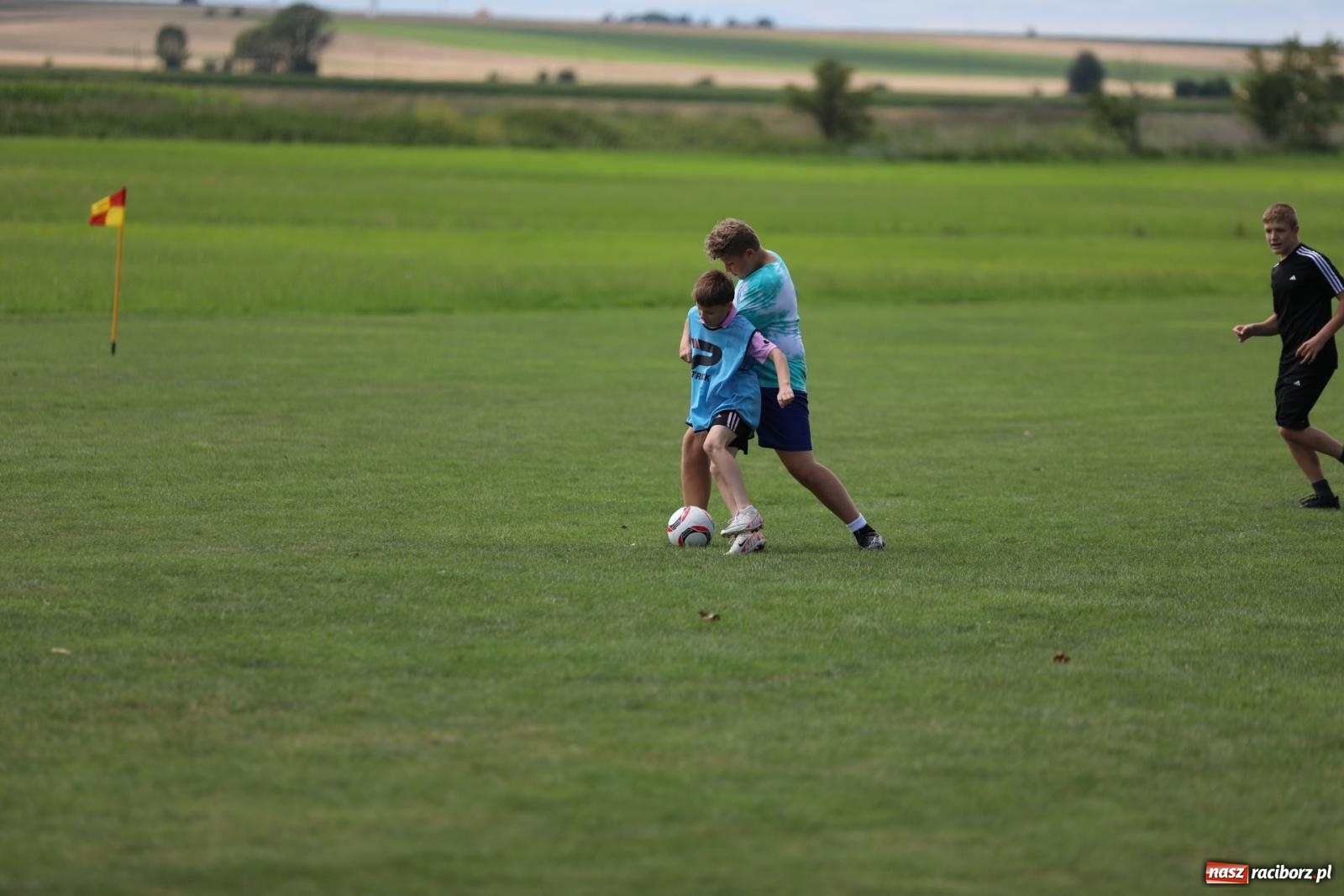 Zdjęcie w galerii na portalu naszraciborz.pl: Piłkarskie pokoleniowe boje w Bojanowie [FOTO i WIDEO] wiadomości z regionu