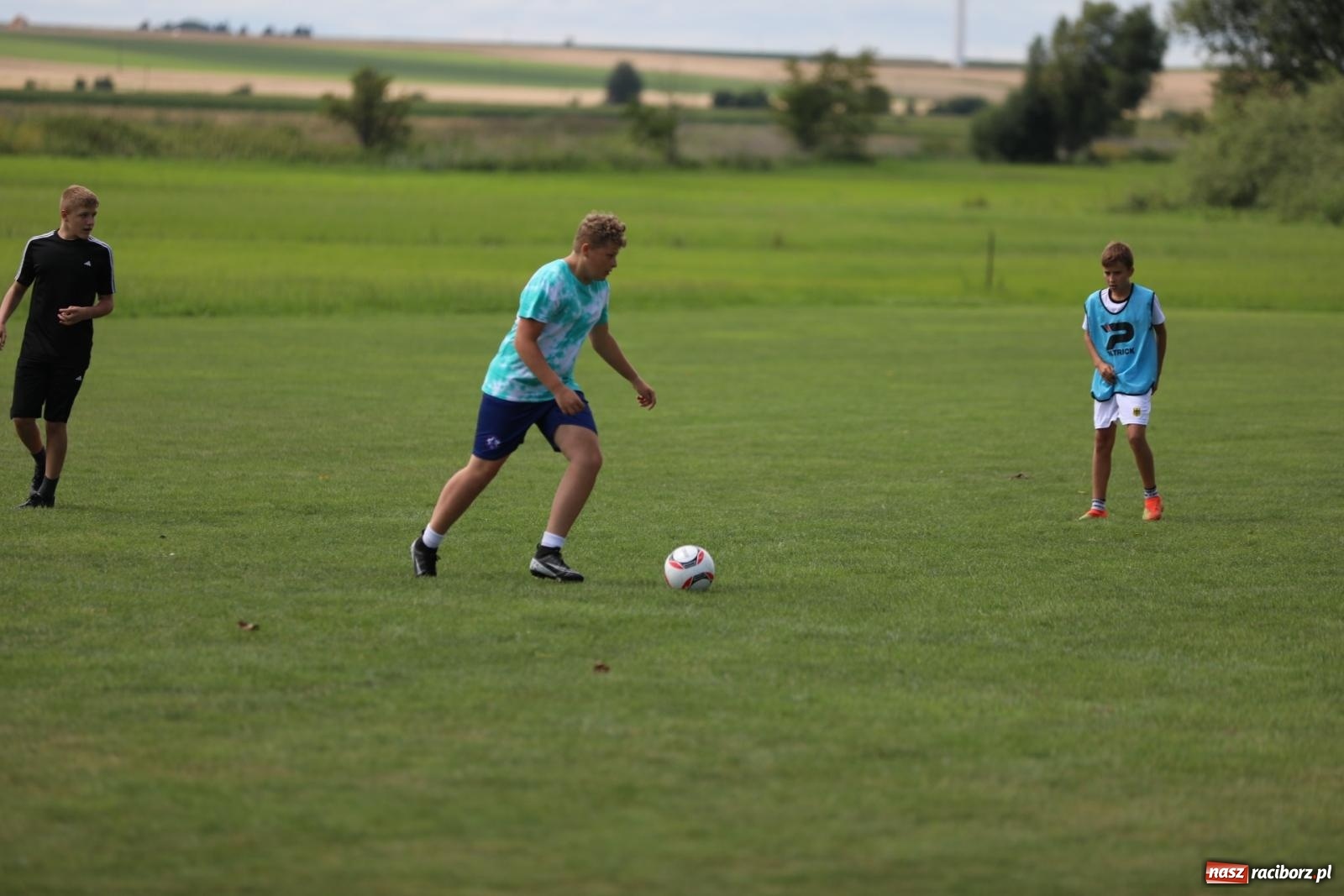 Zdjęcie w galerii na portalu naszraciborz.pl: Piłkarskie pokoleniowe boje w Bojanowie [FOTO i WIDEO] wiadomości z regionu