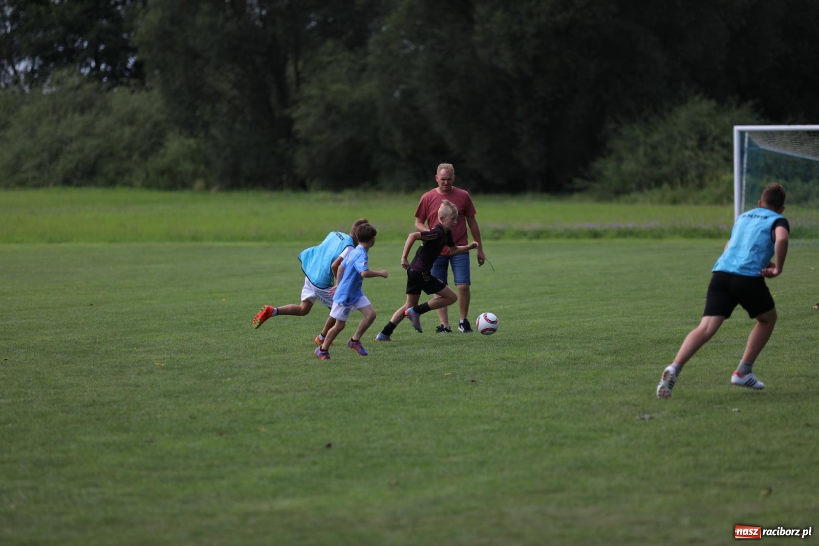 Zdjęcie w galerii na portalu naszraciborz.pl: Piłkarskie pokoleniowe boje w Bojanowie [FOTO i WIDEO] wiadomości z regionu