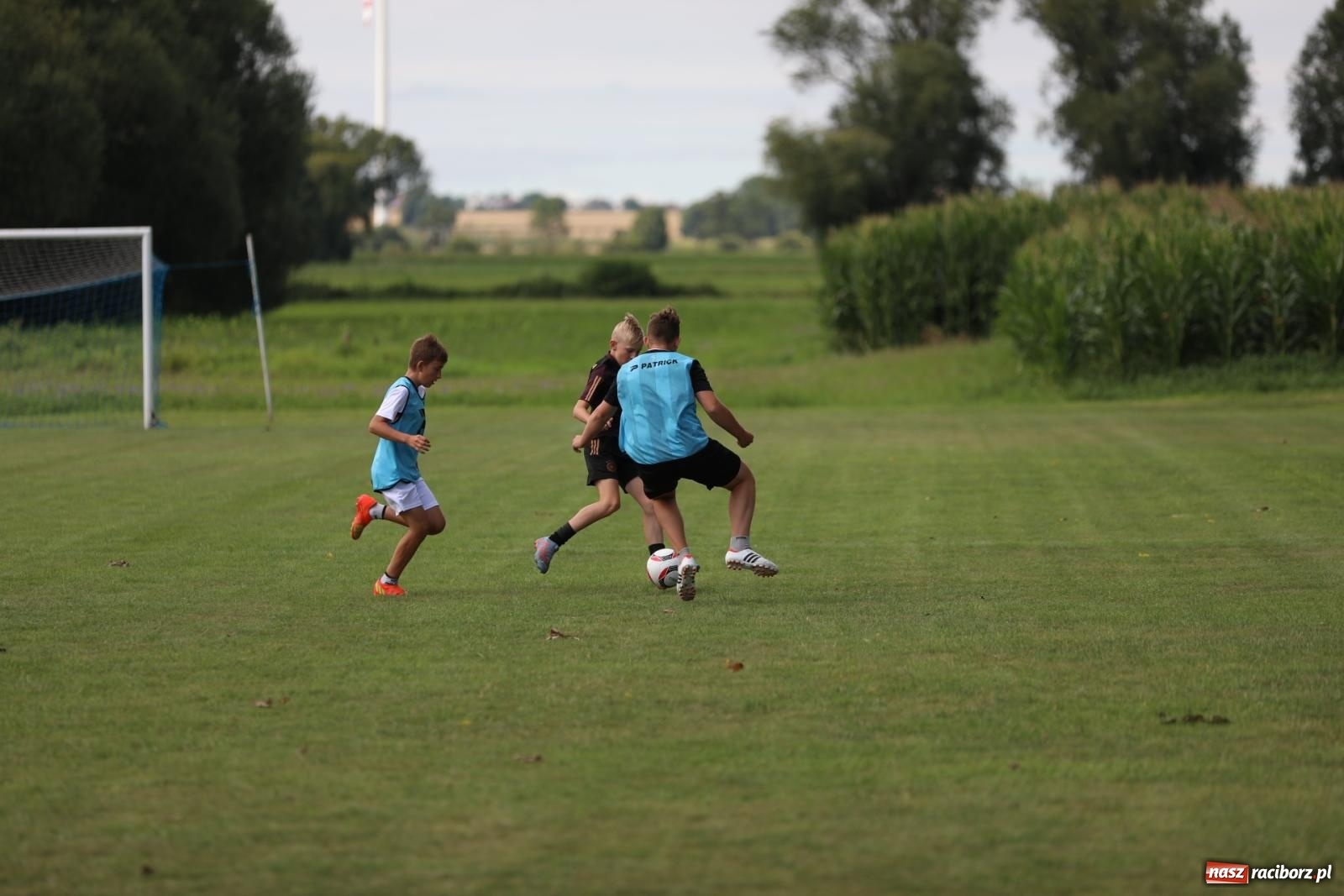 Zdjęcie w galerii na portalu naszraciborz.pl: Piłkarskie pokoleniowe boje w Bojanowie [FOTO i WIDEO] wiadomości z regionu