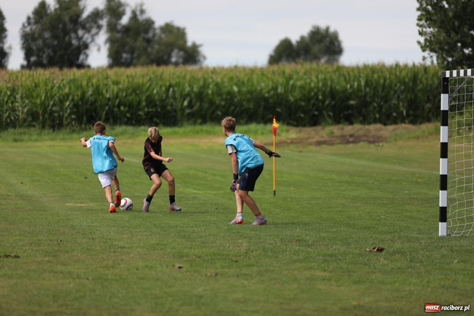 Zdjęcie w galerii na portalu naszraciborz.pl: Piłkarskie pokoleniowe boje w Bojanowie [FOTO i WIDEO] wiadomości z regionu