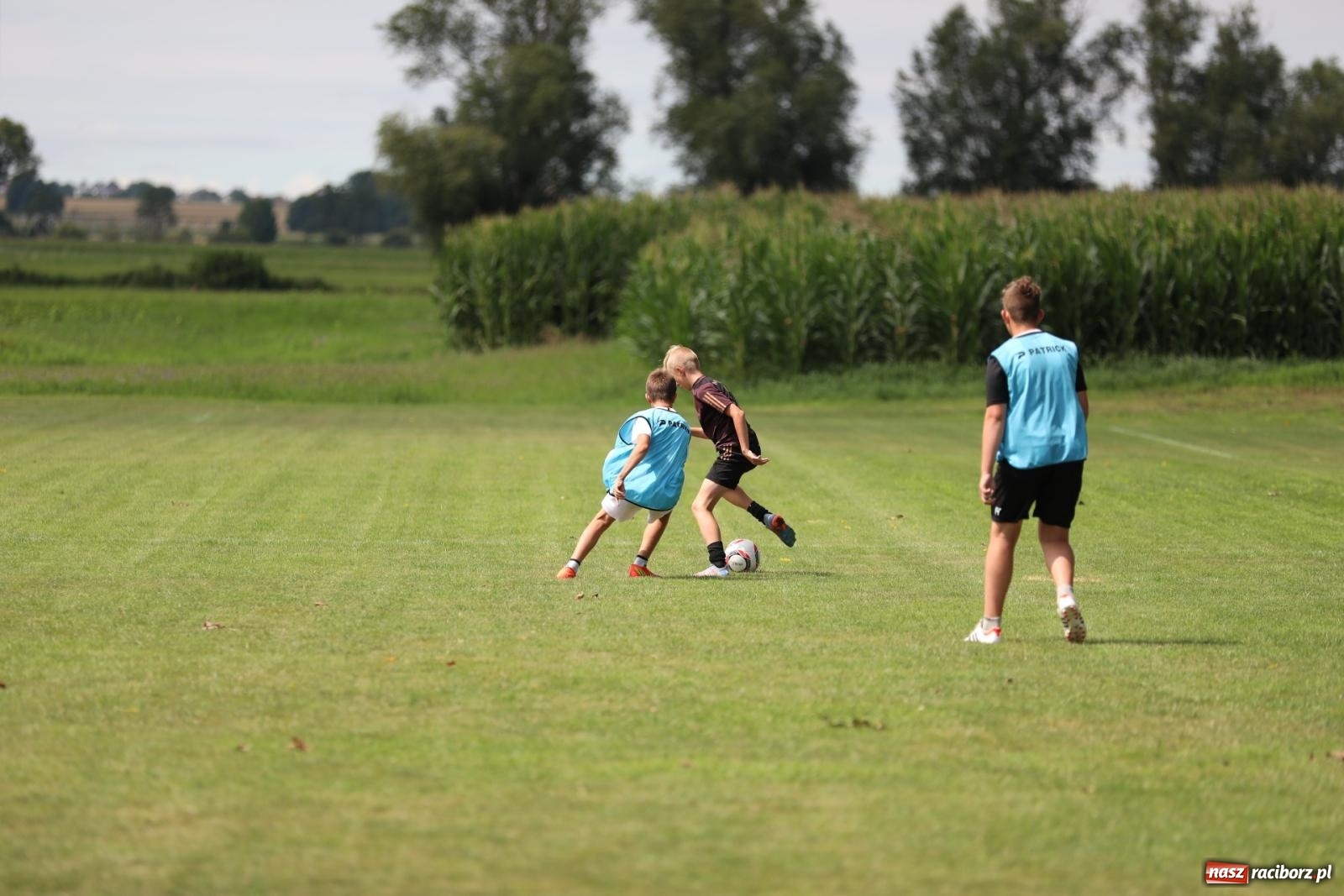 Zdjęcie w galerii na portalu naszraciborz.pl: Piłkarskie pokoleniowe boje w Bojanowie [FOTO i WIDEO] wiadomości z regionu