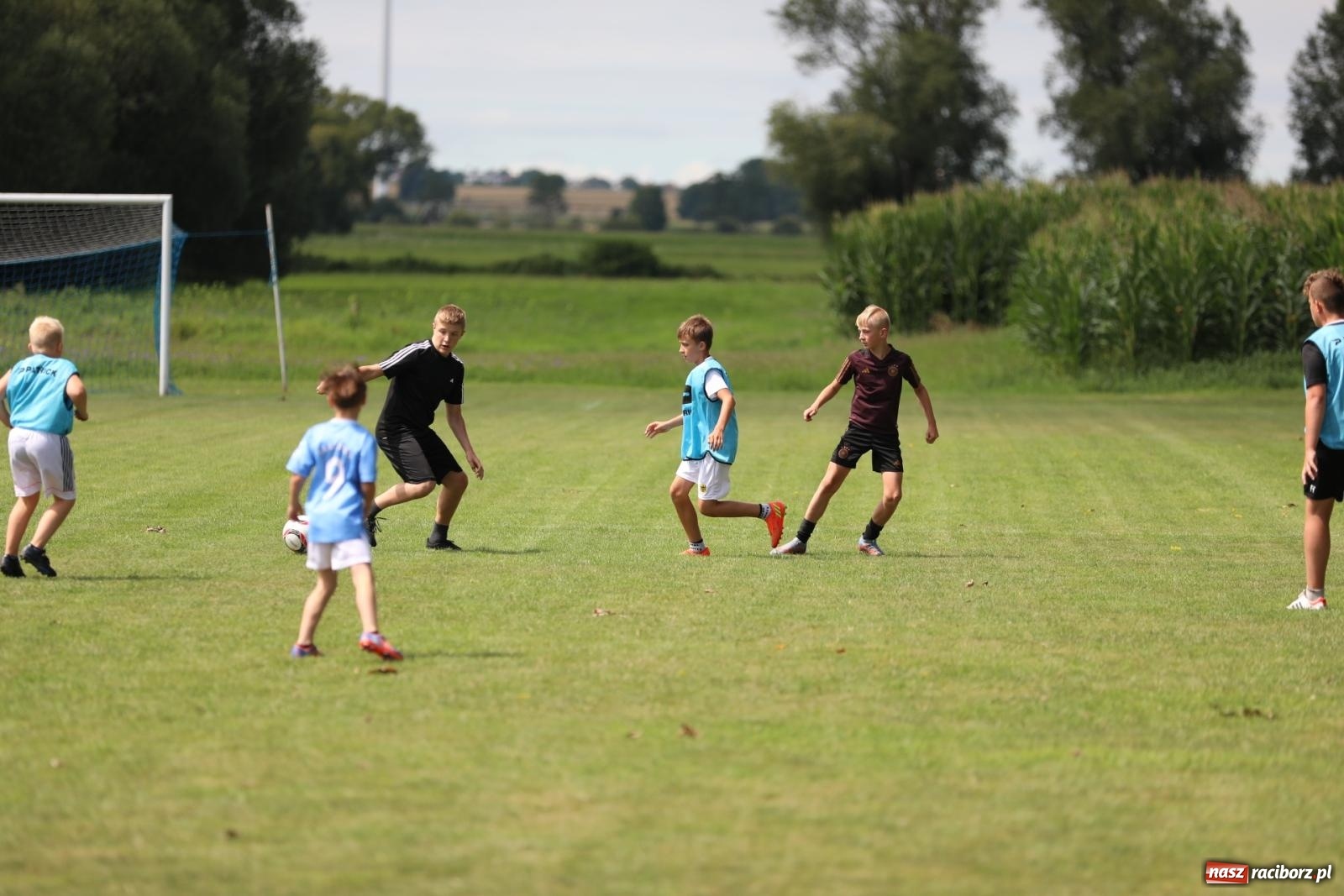 Zdjęcie w galerii na portalu naszraciborz.pl: Piłkarskie pokoleniowe boje w Bojanowie [FOTO i WIDEO] wiadomości z regionu