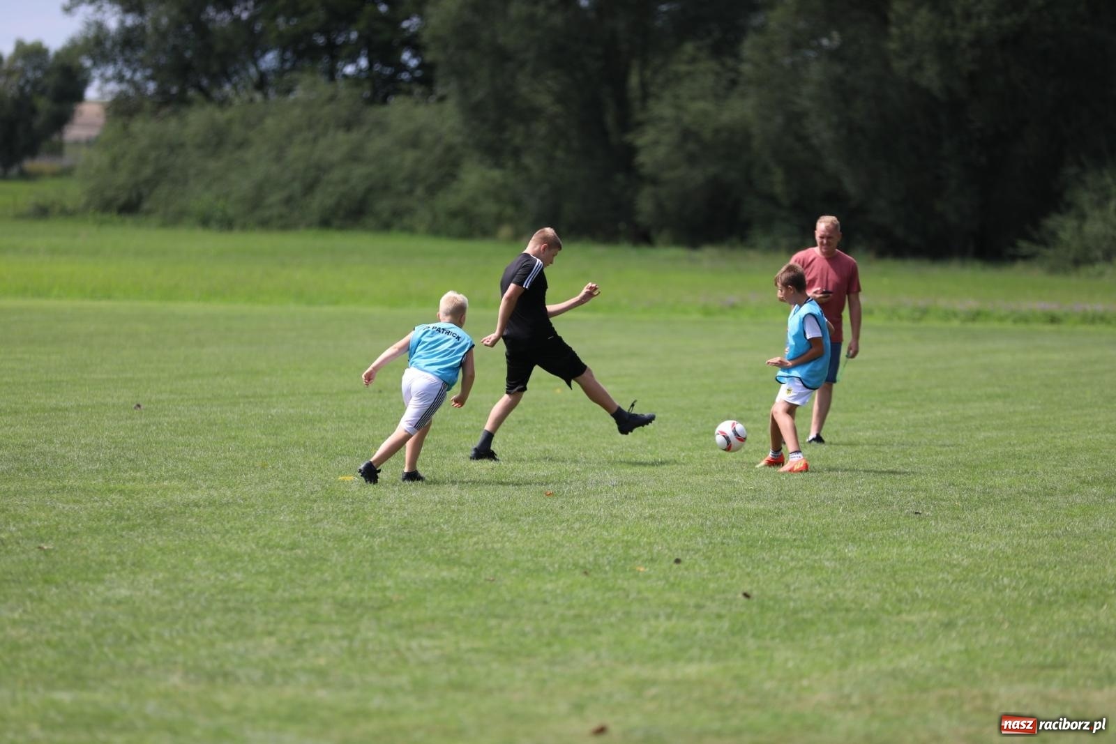 Zdjęcie w galerii na portalu naszraciborz.pl: Piłkarskie pokoleniowe boje w Bojanowie [FOTO i WIDEO] wiadomości z regionu