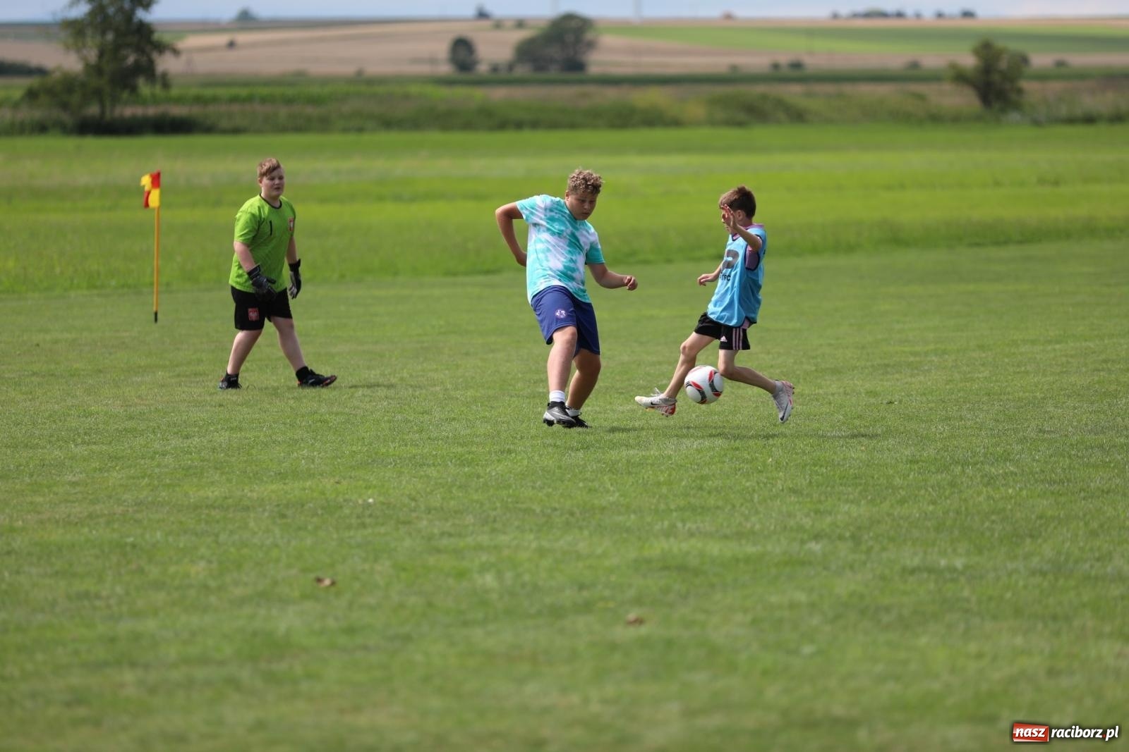 Zdjęcie w galerii na portalu naszraciborz.pl: Piłkarskie pokoleniowe boje w Bojanowie [FOTO i WIDEO] wiadomości z regionu