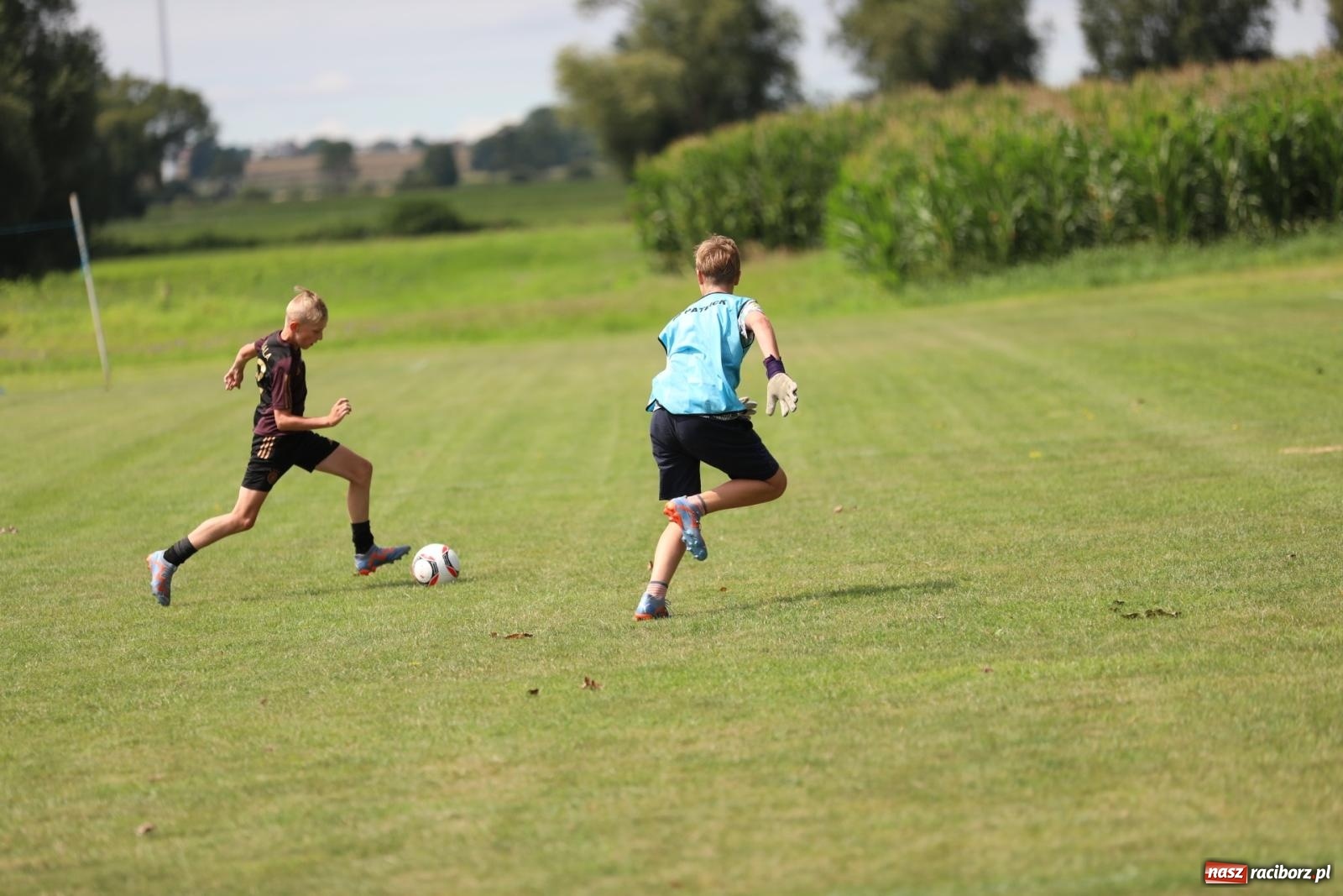Zdjęcie w galerii na portalu naszraciborz.pl: Piłkarskie pokoleniowe boje w Bojanowie [FOTO i WIDEO] wiadomości z regionu