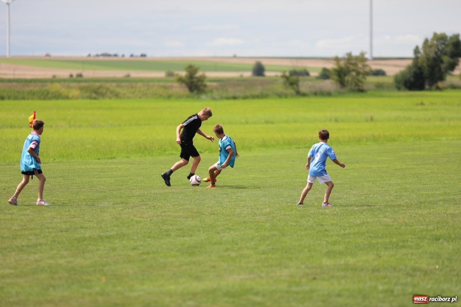 Zdjęcie w galerii na portalu naszraciborz.pl: Piłkarskie pokoleniowe boje w Bojanowie [FOTO i WIDEO] wiadomości z regionu