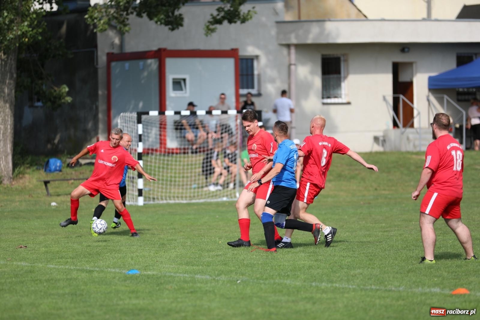 Zdjęcie w galerii na portalu naszraciborz.pl: Piłkarskie pokoleniowe boje w Bojanowie [FOTO i WIDEO] wiadomości z regionu