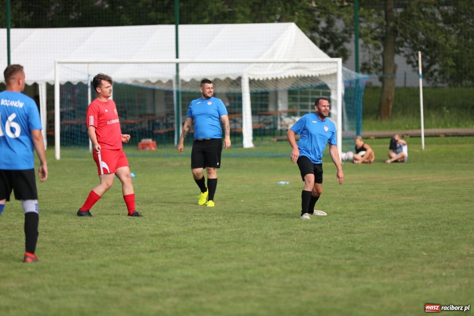 Zdjęcie w galerii na portalu naszraciborz.pl: Piłkarskie pokoleniowe boje w Bojanowie [FOTO i WIDEO] wiadomości z regionu