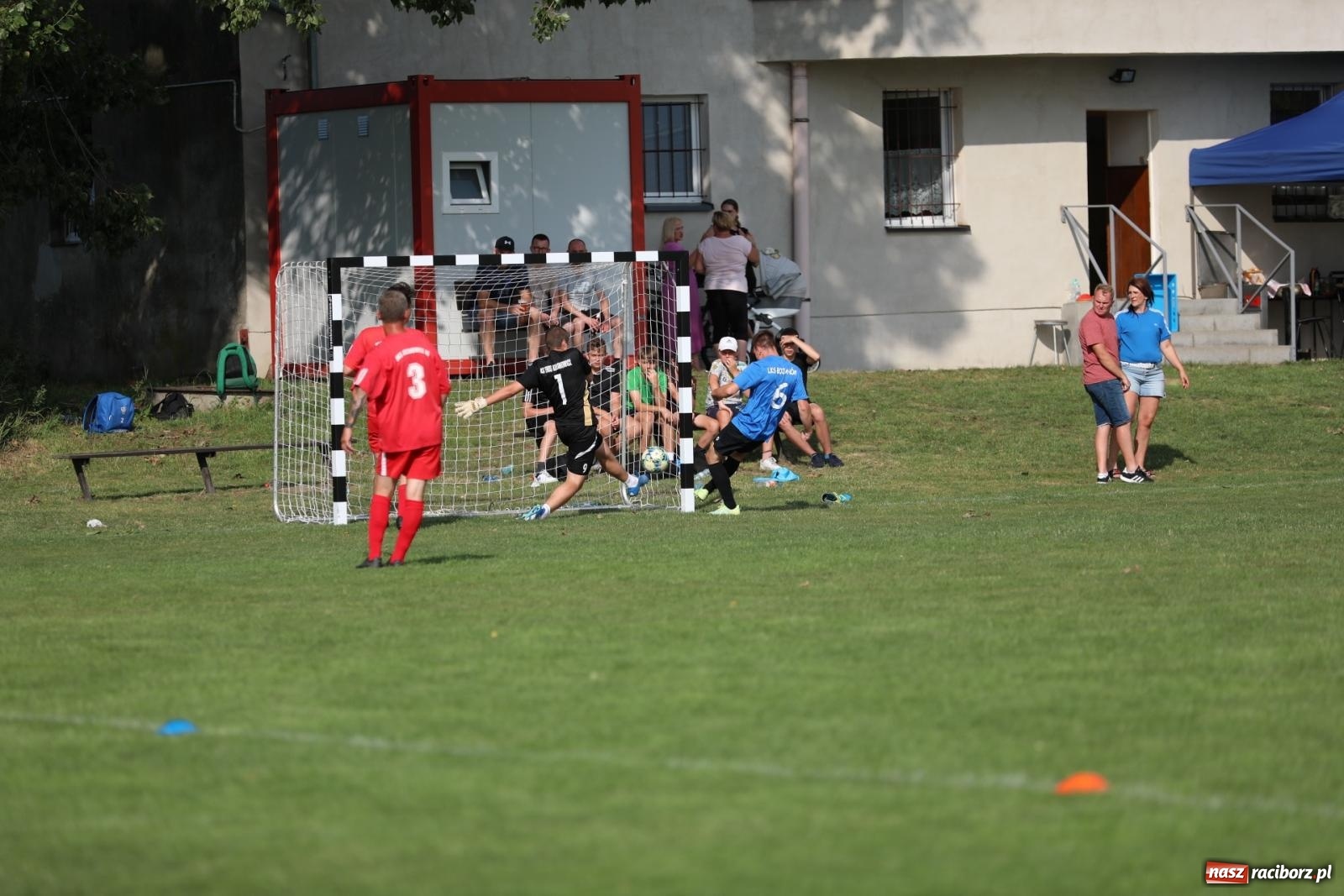 Zdjęcie w galerii na portalu naszraciborz.pl: Piłkarskie pokoleniowe boje w Bojanowie [FOTO i WIDEO] wiadomości z regionu
