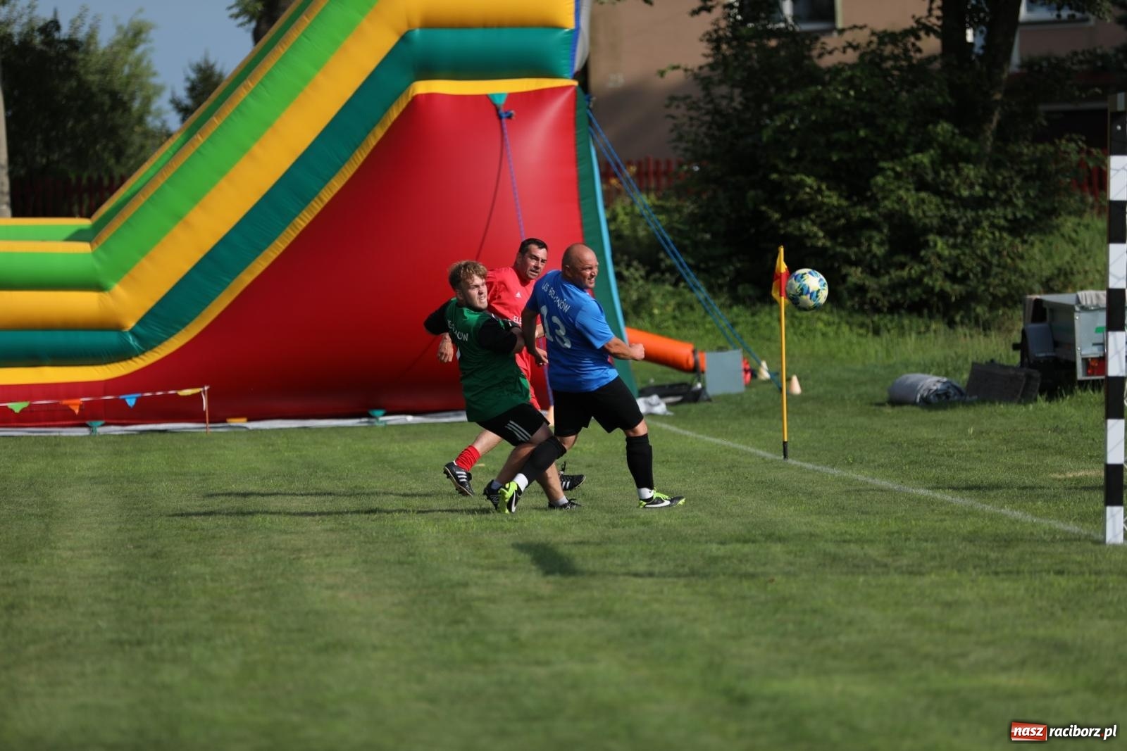 Zdjęcie w galerii na portalu naszraciborz.pl: Piłkarskie pokoleniowe boje w Bojanowie [FOTO i WIDEO] wiadomości z regionu