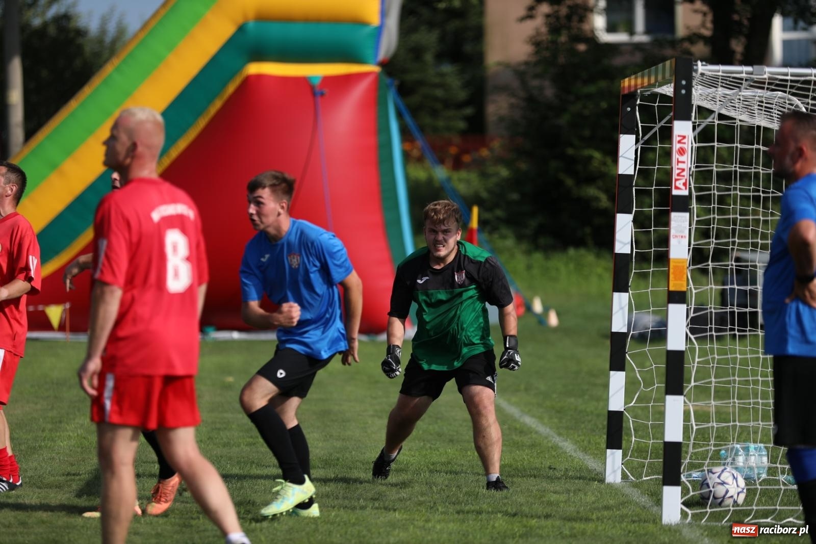 Zdjęcie w galerii na portalu naszraciborz.pl: Piłkarskie pokoleniowe boje w Bojanowie [FOTO i WIDEO] wiadomości z regionu