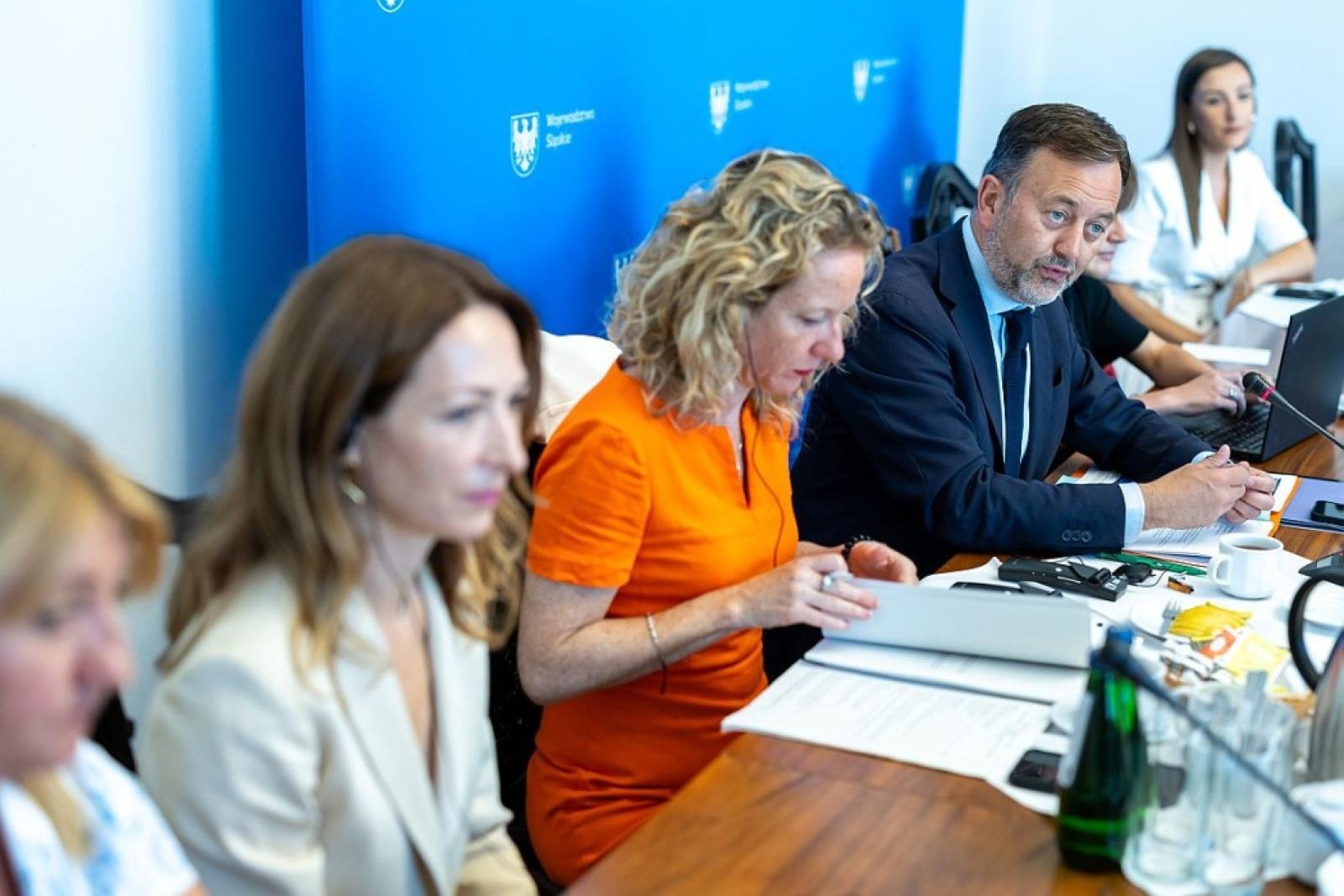 Zdjęcie w galerii na portalu naszraciborz.pl: Województwo Śląskie odnowiło porozumienie z Krajem Związkowym Nadrenią Północną-Westfalią i Regionem Hauts-de-France wiadomości z regionu