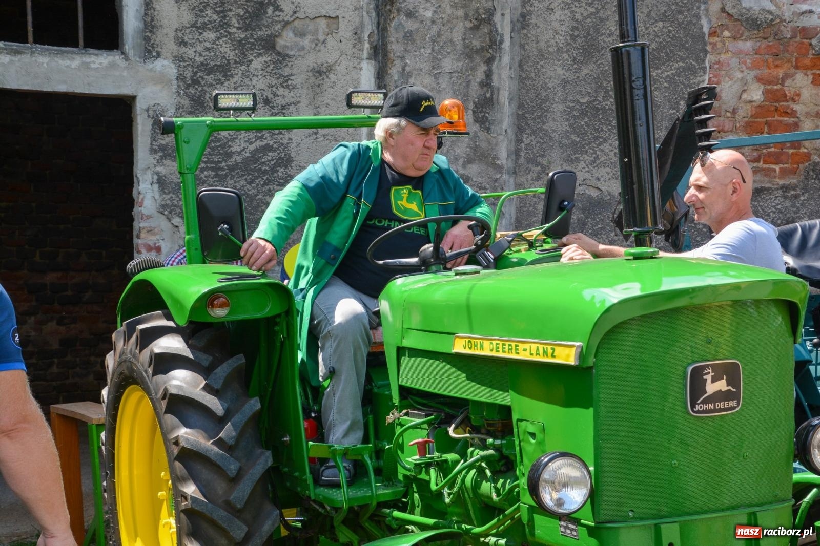 Zdjęcie w galerii na portalu naszraciborz.pl: V Zlot Pojazdów Zabytkowych w Sławikowie [FOTO i WIDEO] wiadomości z regionu