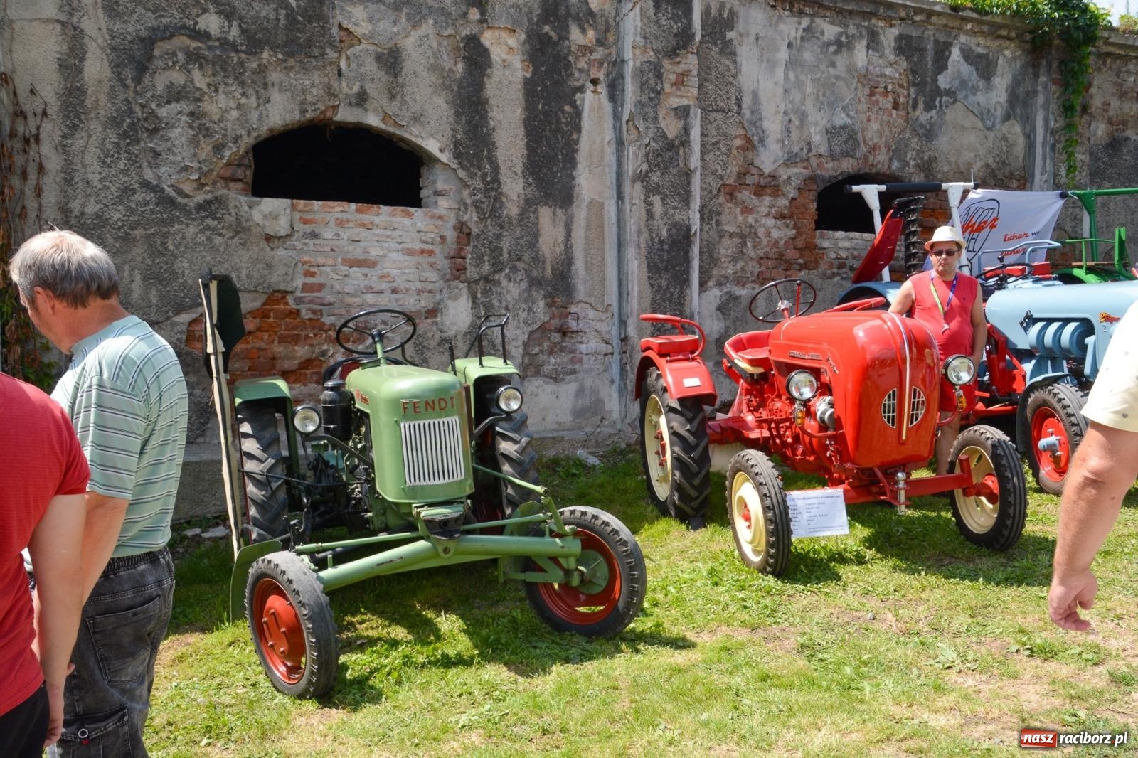 Zdjęcie w galerii na portalu naszraciborz.pl: V Zlot Pojazdów Zabytkowych w Sławikowie [FOTO i WIDEO] wiadomości z regionu