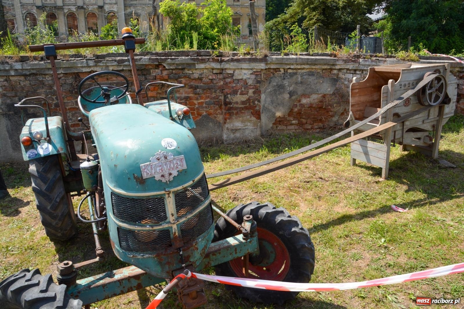 Zdjęcie w galerii na portalu naszraciborz.pl: V Zlot Pojazdów Zabytkowych w Sławikowie [FOTO i WIDEO] wiadomości z regionu