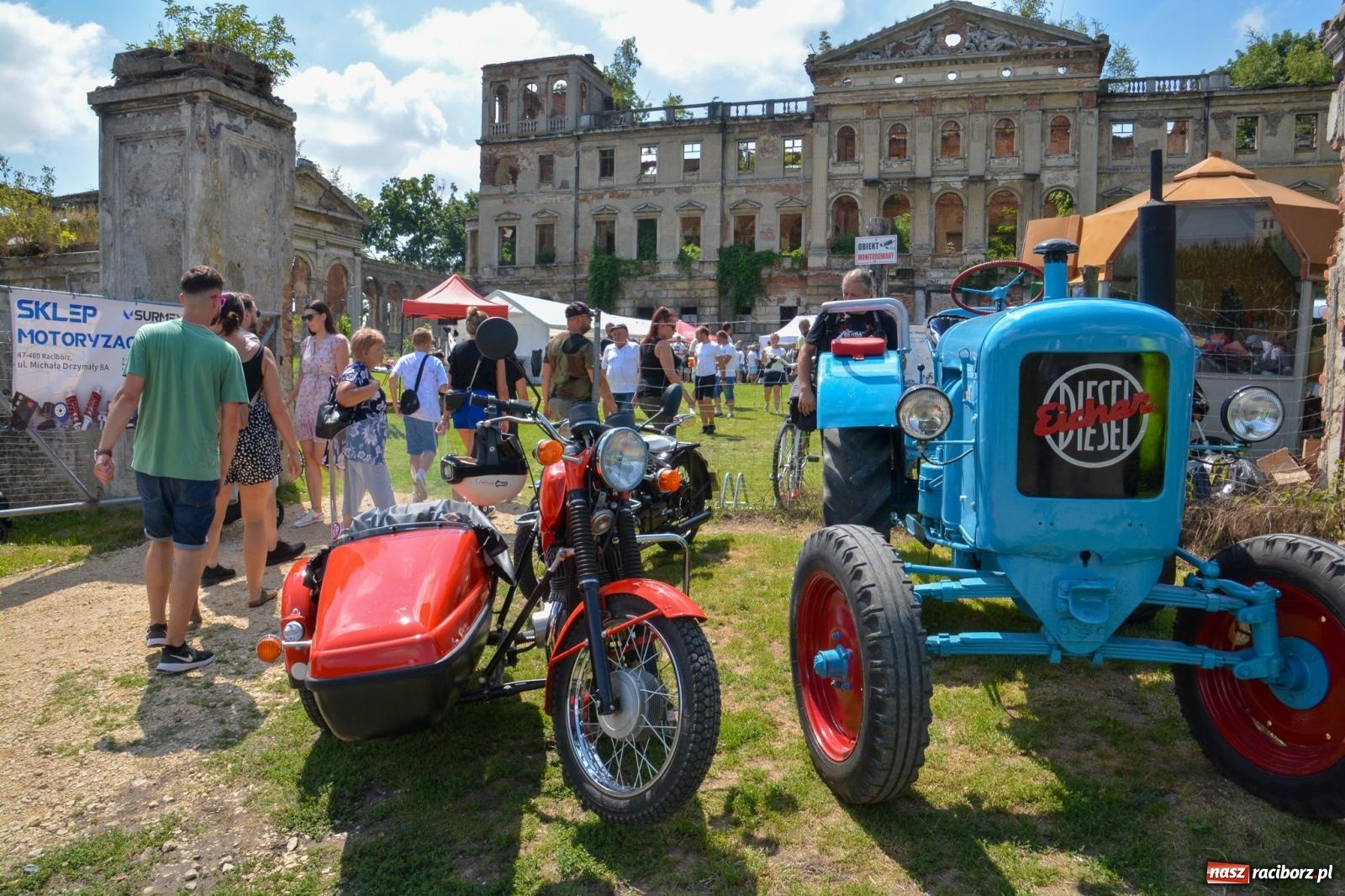 Zdjęcie w galerii na portalu naszraciborz.pl: V Zlot Pojazdów Zabytkowych w Sławikowie [FOTO i WIDEO] wiadomości z regionu