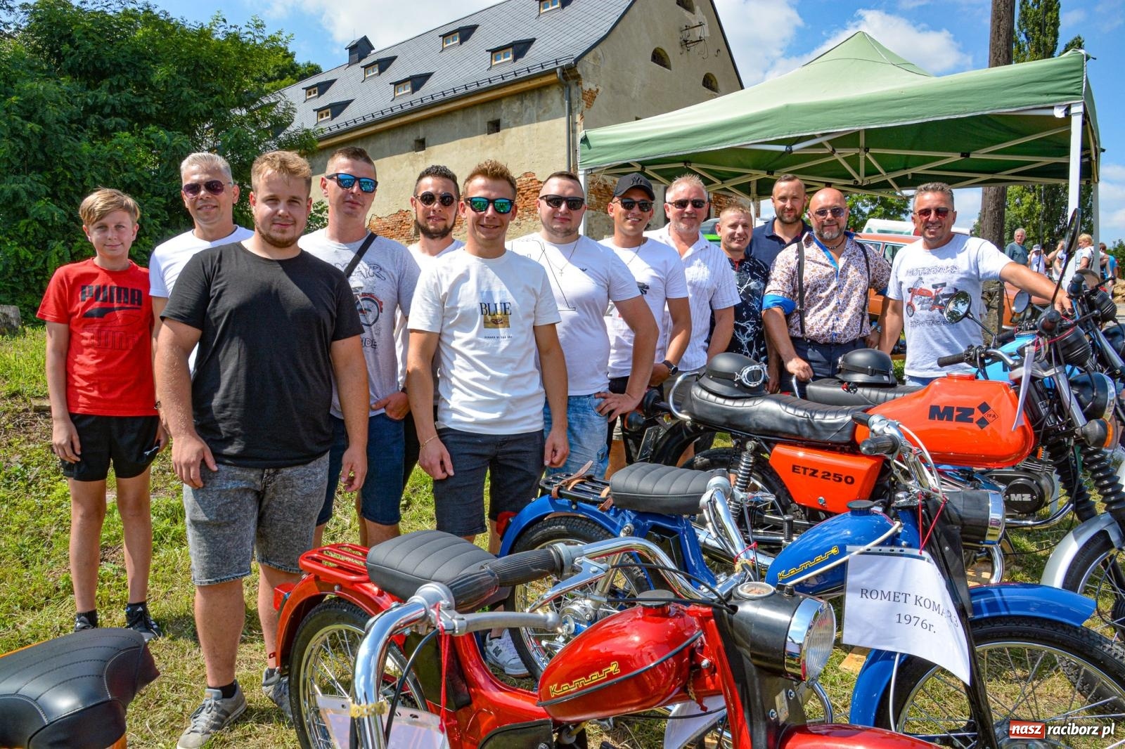 Zdjęcie w galerii na portalu naszraciborz.pl: V Zlot Pojazdów Zabytkowych w Sławikowie [FOTO i WIDEO] wiadomości z regionu