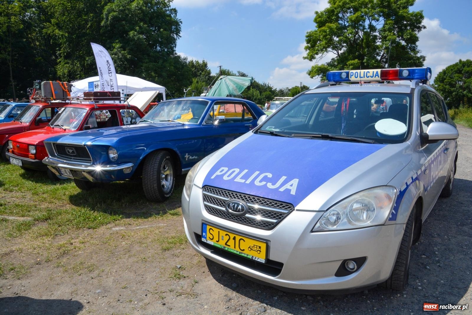 Zdjęcie w galerii na portalu naszraciborz.pl: V Zlot Pojazdów Zabytkowych w Sławikowie [FOTO i WIDEO] wiadomości z regionu