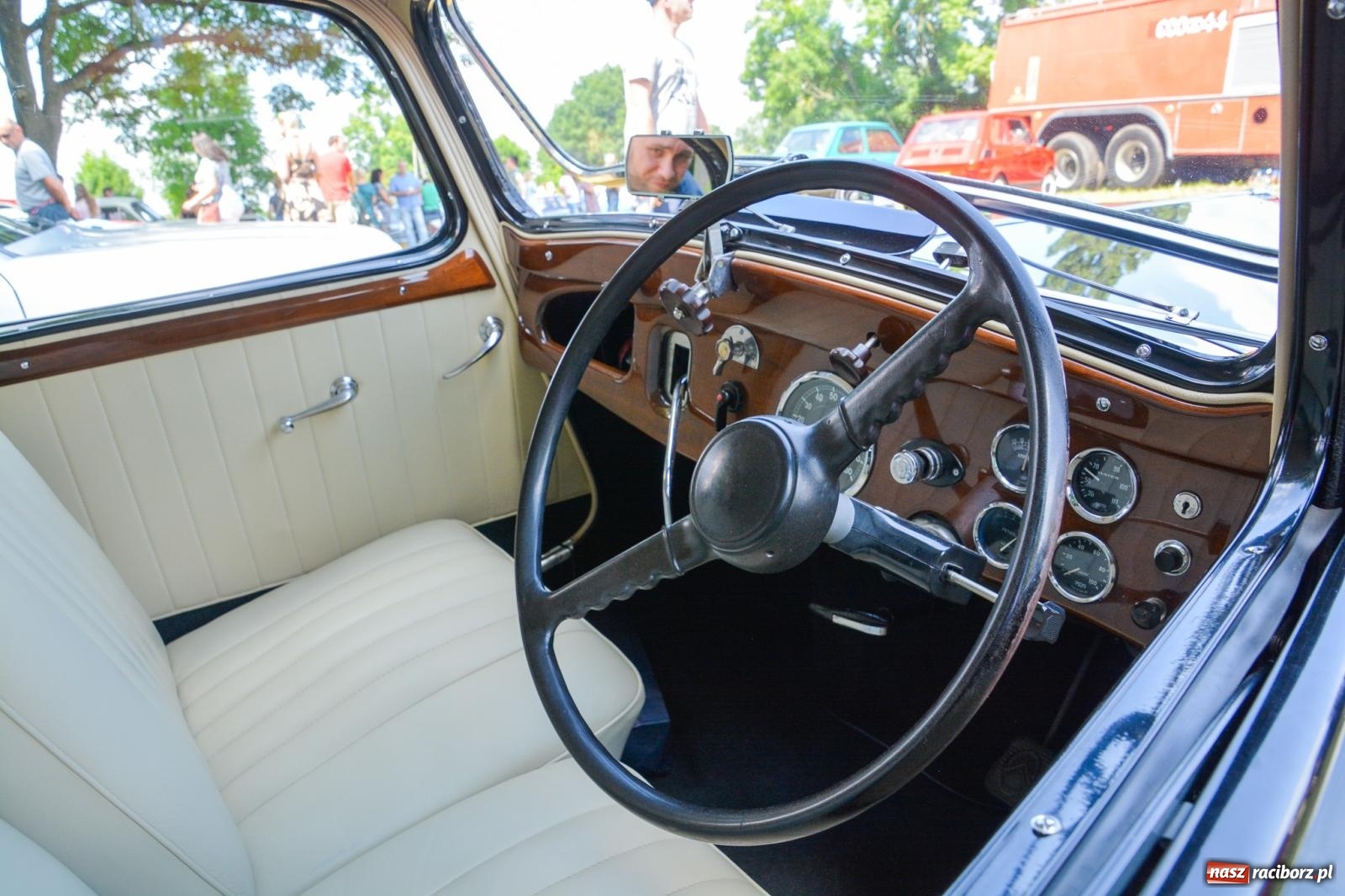 Zdjęcie w galerii na portalu naszraciborz.pl: V Zlot Pojazdów Zabytkowych w Sławikowie [FOTO i WIDEO] wiadomości z regionu
