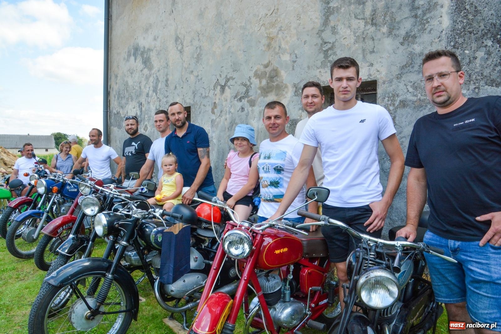 Zdjęcie w galerii na portalu naszraciborz.pl: V Zlot Pojazdów Zabytkowych w Sławikowie [FOTO i WIDEO] wiadomości z regionu