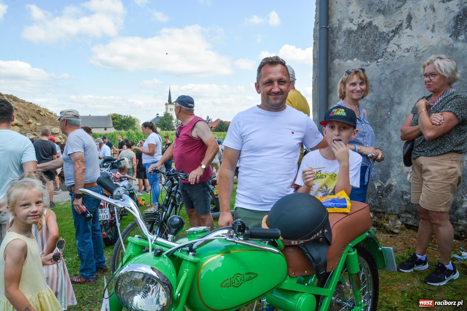 Zdjęcie w galerii na portalu naszraciborz.pl: V Zlot Pojazdów Zabytkowych w Sławikowie [FOTO i WIDEO] wiadomości z regionu