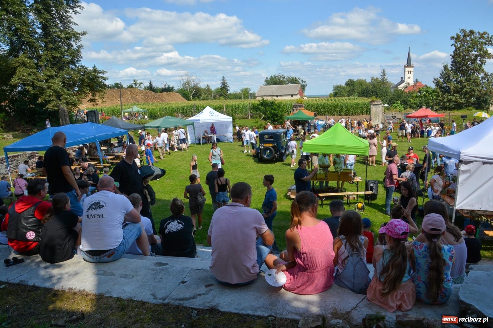 Zdjęcie w galerii na portalu naszraciborz.pl: V Zlot Pojazdów Zabytkowych w Sławikowie [FOTO i WIDEO] wiadomości z regionu
