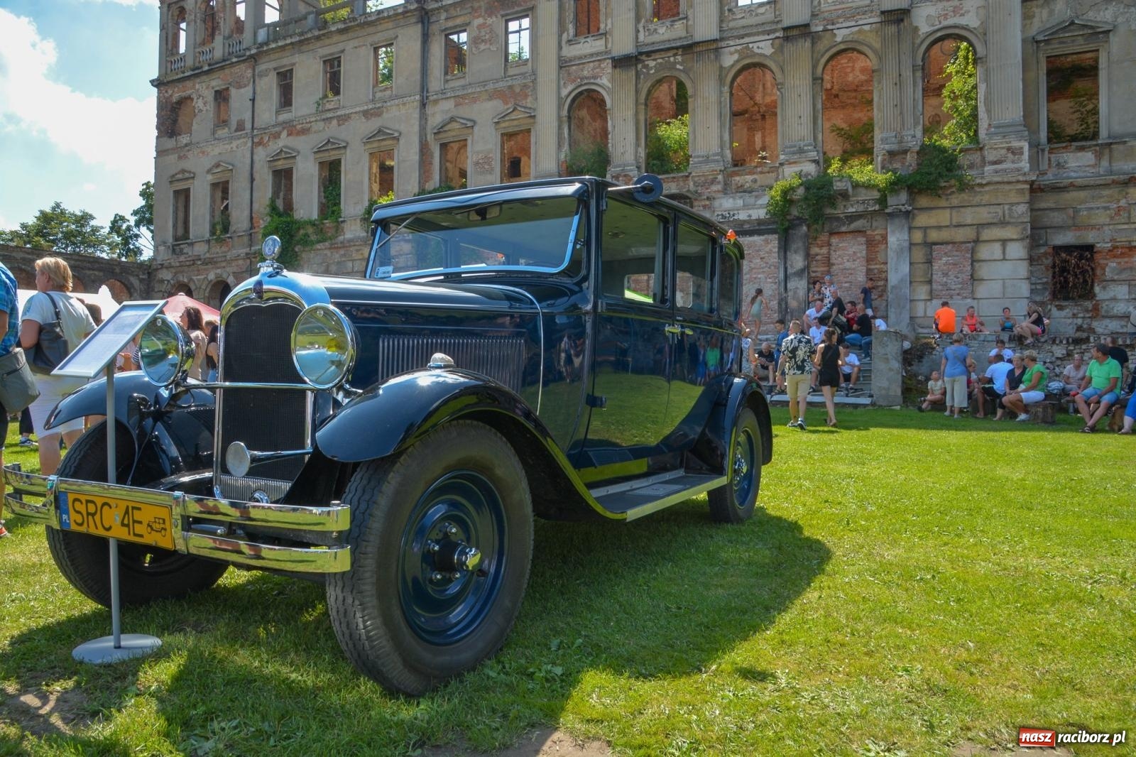 Zdjęcie w galerii na portalu naszraciborz.pl: V Zlot Pojazdów Zabytkowych w Sławikowie [FOTO i WIDEO] wiadomości z regionu