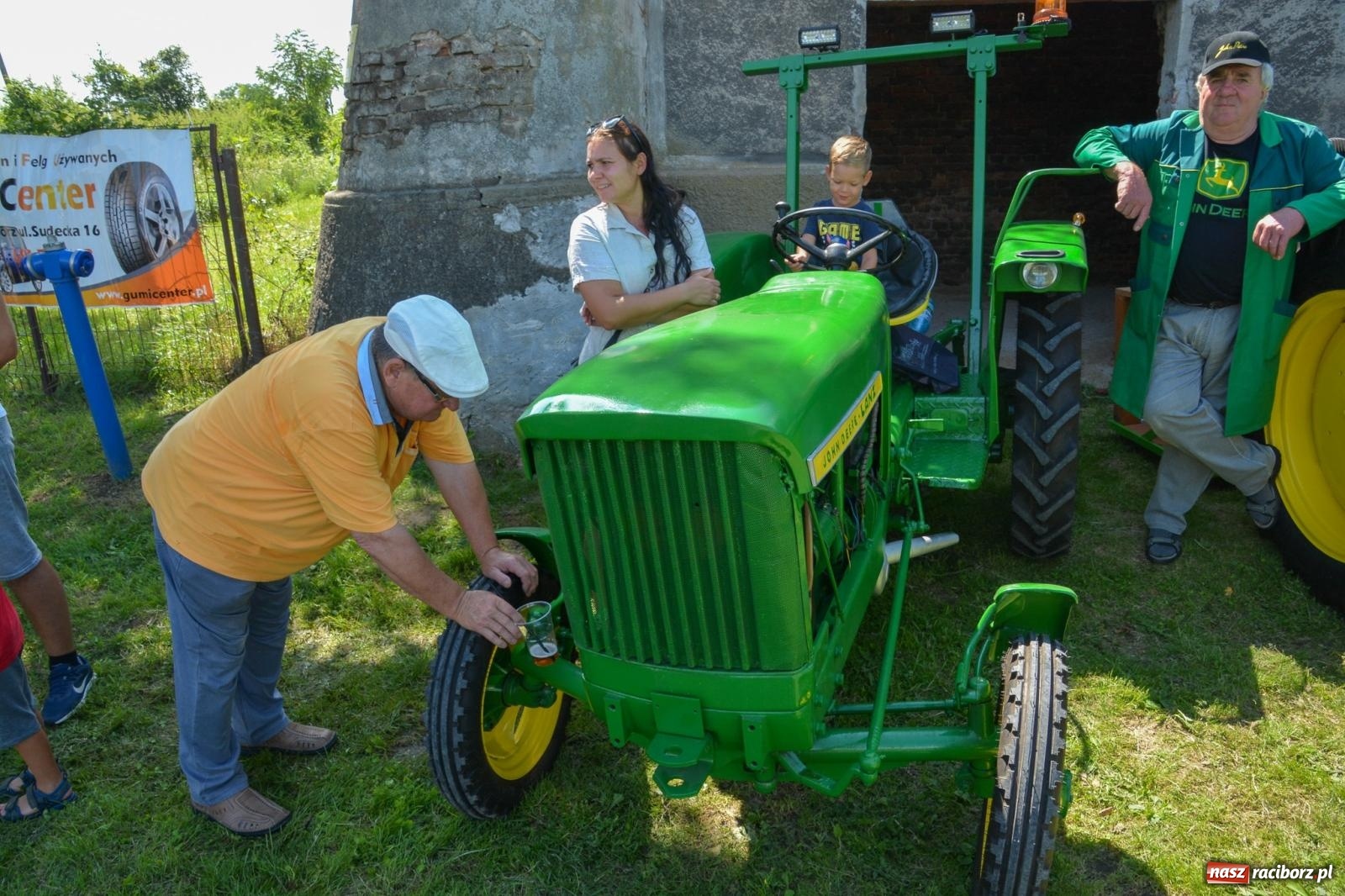 Zdjęcie w galerii na portalu naszraciborz.pl: V Zlot Pojazdów Zabytkowych w Sławikowie [FOTO i WIDEO] wiadomości z regionu