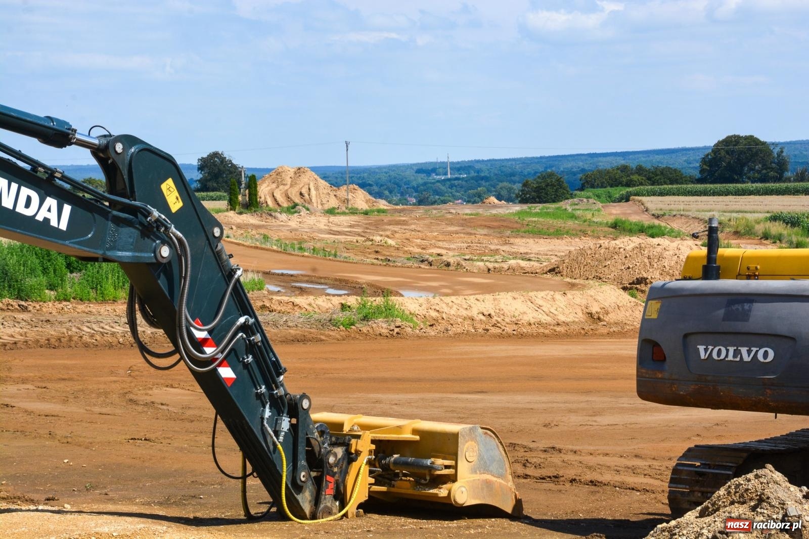 Zdjęcie w galerii na portalu naszraciborz.pl: Ruszyła budowa nowego mostu pod Raciborzem [FOTO] wiadomości z regionu