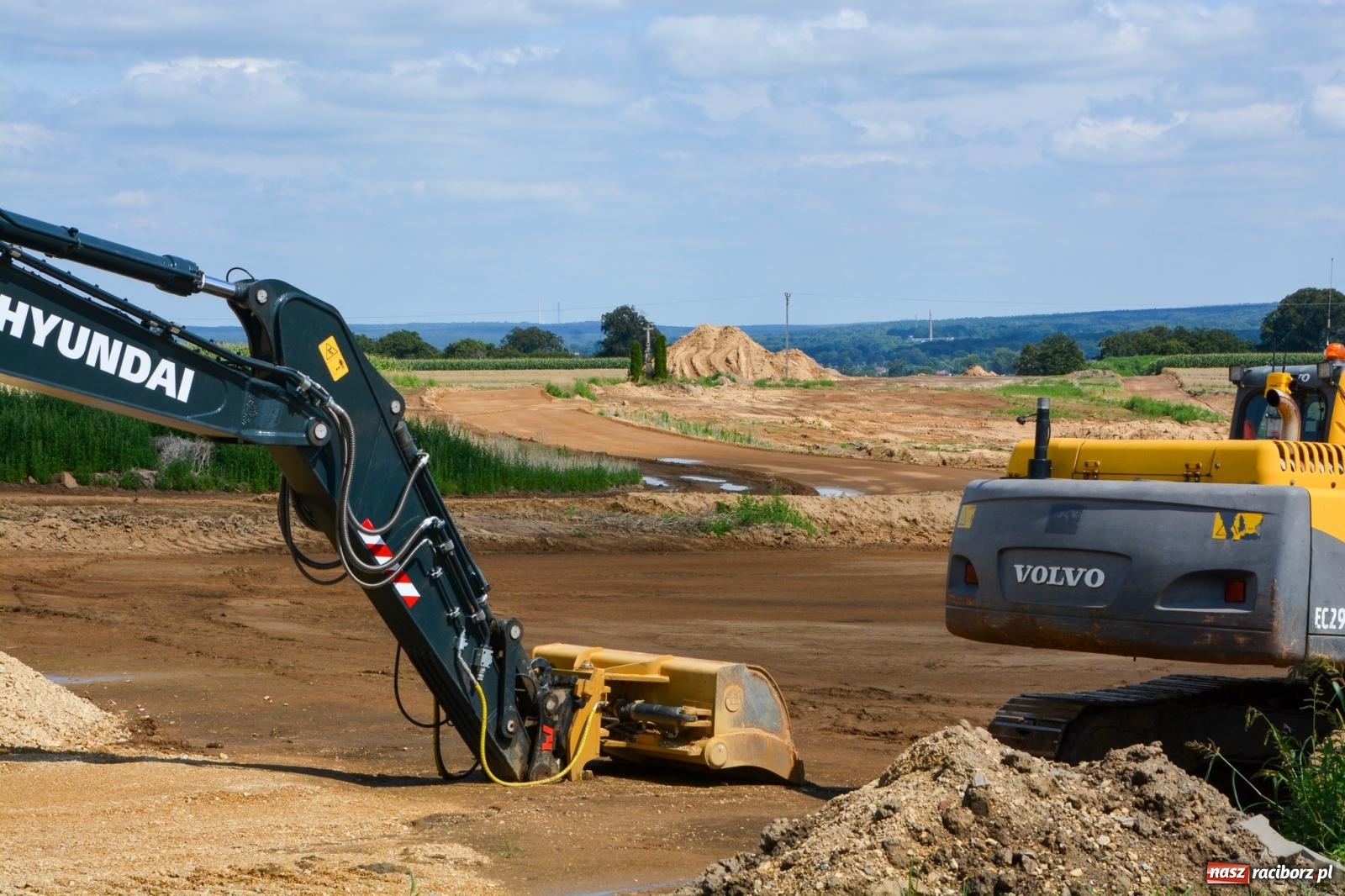 Zdjęcie w galerii na portalu naszraciborz.pl: Ruszyła budowa nowego mostu pod Raciborzem [FOTO] wiadomości z regionu